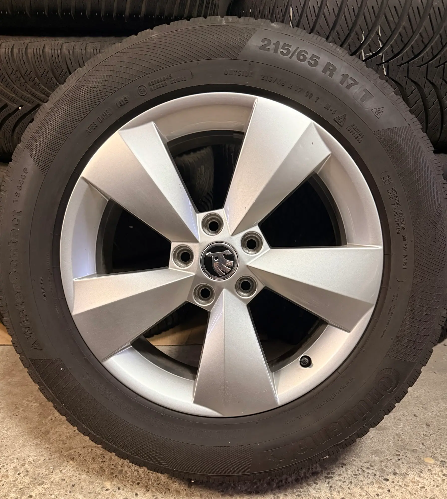 ALU FELGE ŠKODA 17" 5X112 GUME ZIMSKE 215-65-R17 - Slika 4