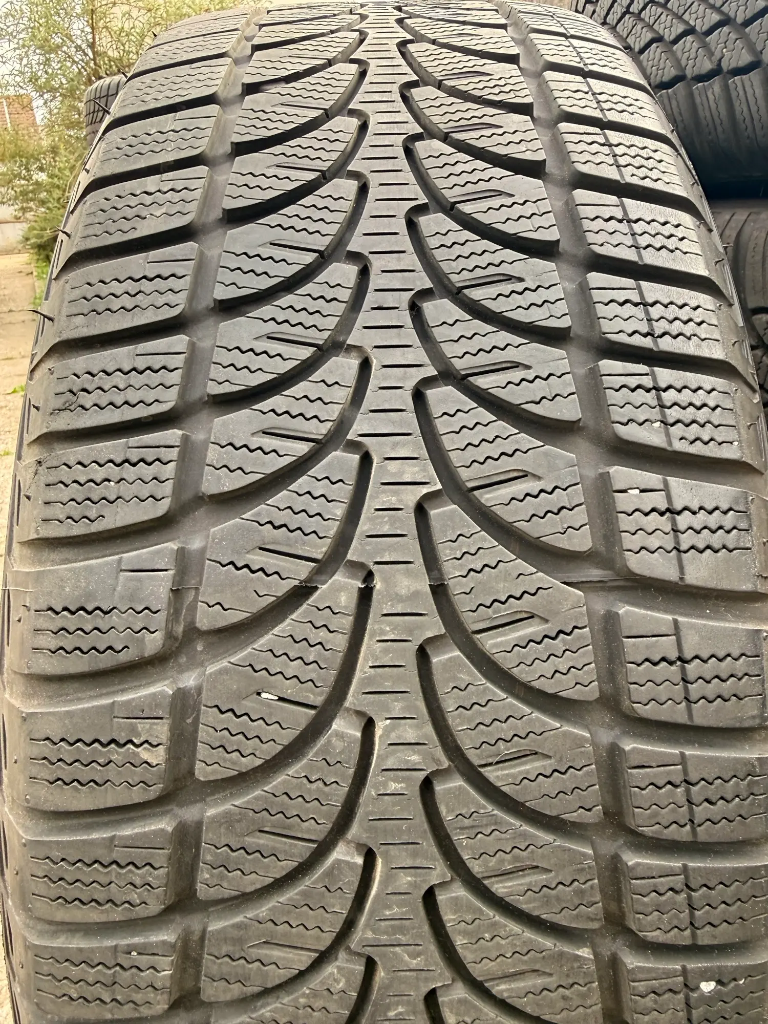ZIMSKE GUME BRIDGESTONE BLIZZAK LM-80 EVO 235-60-R18