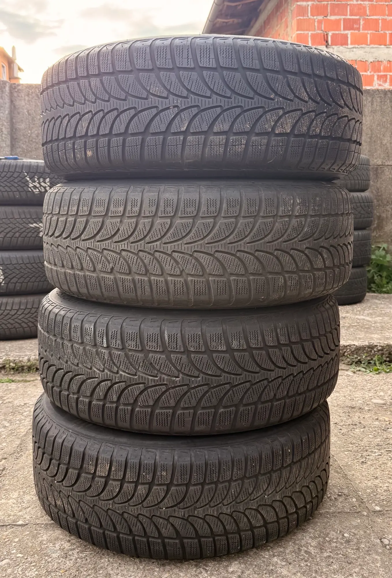 ZIMSKE GUME BRIDGESTONE BLIZZAK LM-80 EVO 235-60-R18 - Slika 2