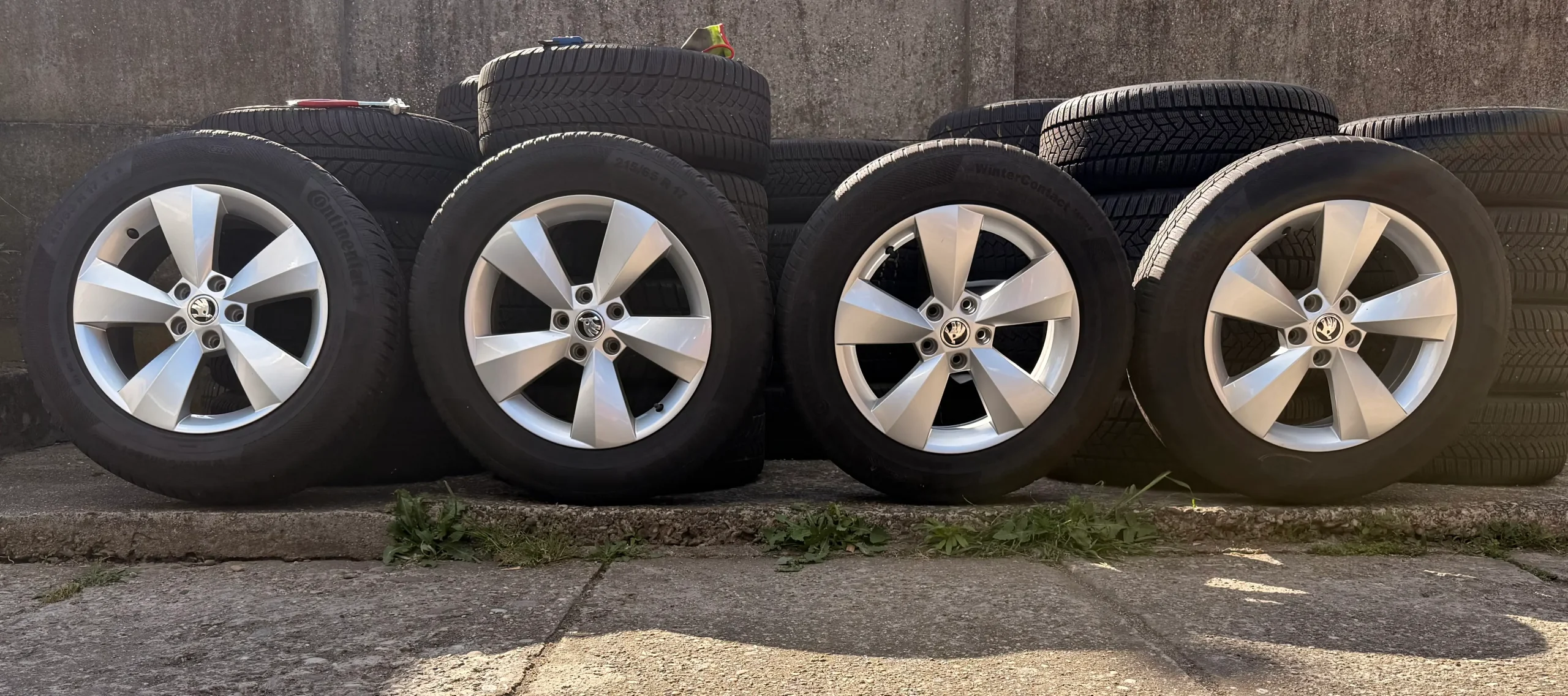 ALU FELGE ŠKODA 17" 5X112 GUME ZIMSKE 215-65-R17