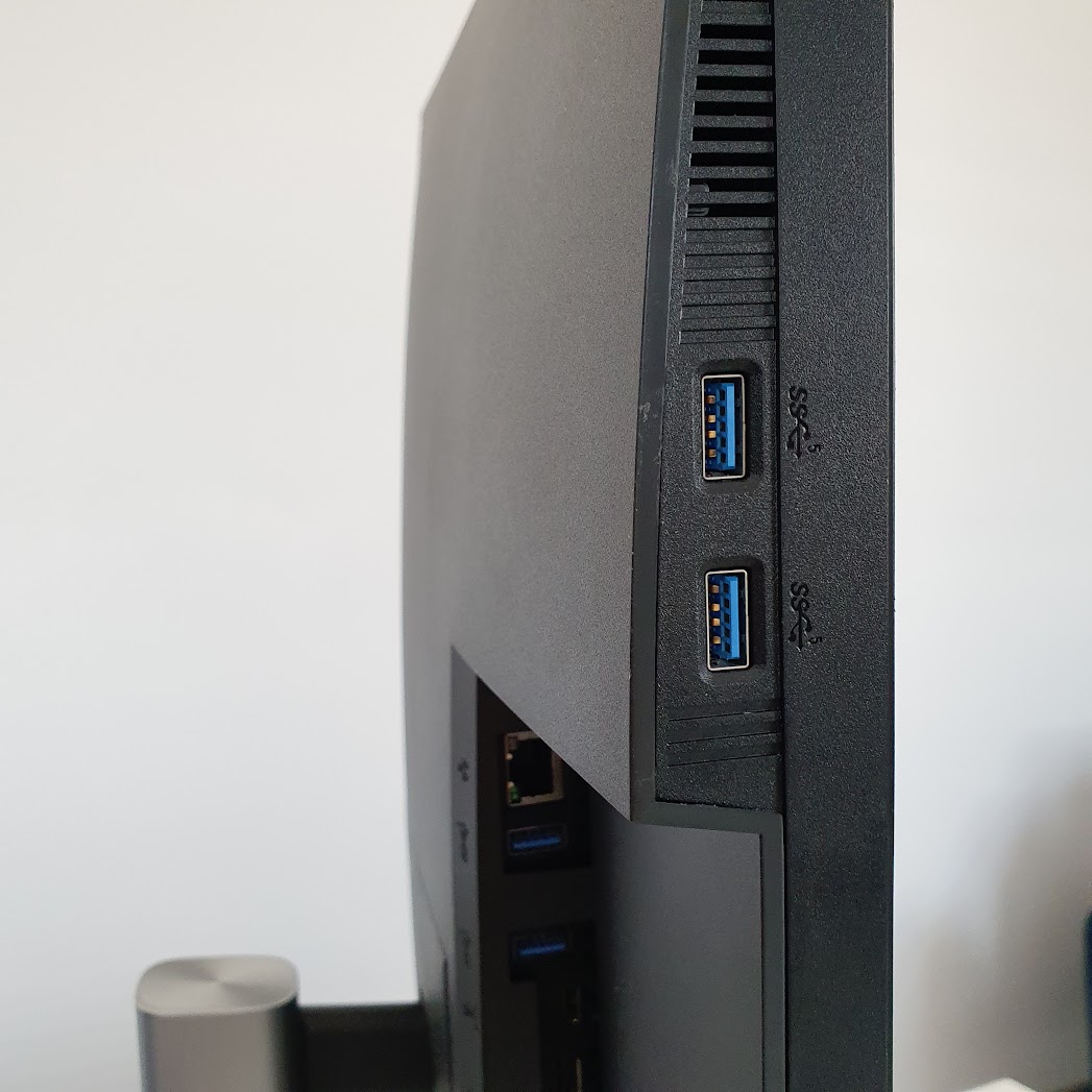 Bezramkowy Monitor Dell P2722HE 27 IPS FHD 1920x1080 HDMI DP USB-C - Slika 7