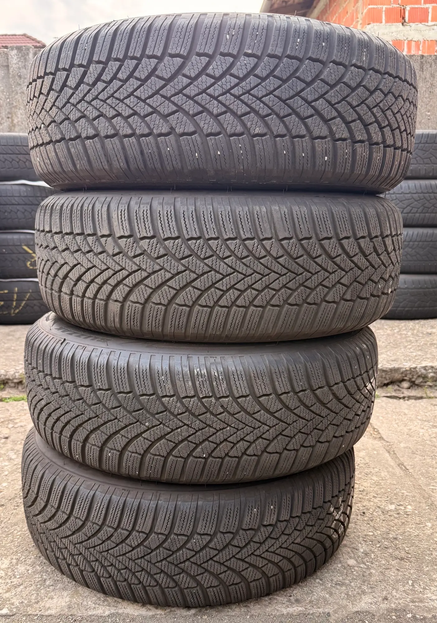 ZIMSKE GUME BRIDGESTONE BLIZZAK LM005 205/60R16 - Slika 2