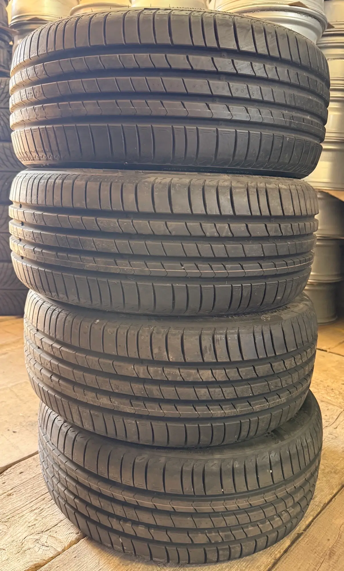 Ljetne gume Kumho Ecsta HS51 215/45r16 - Slika 2