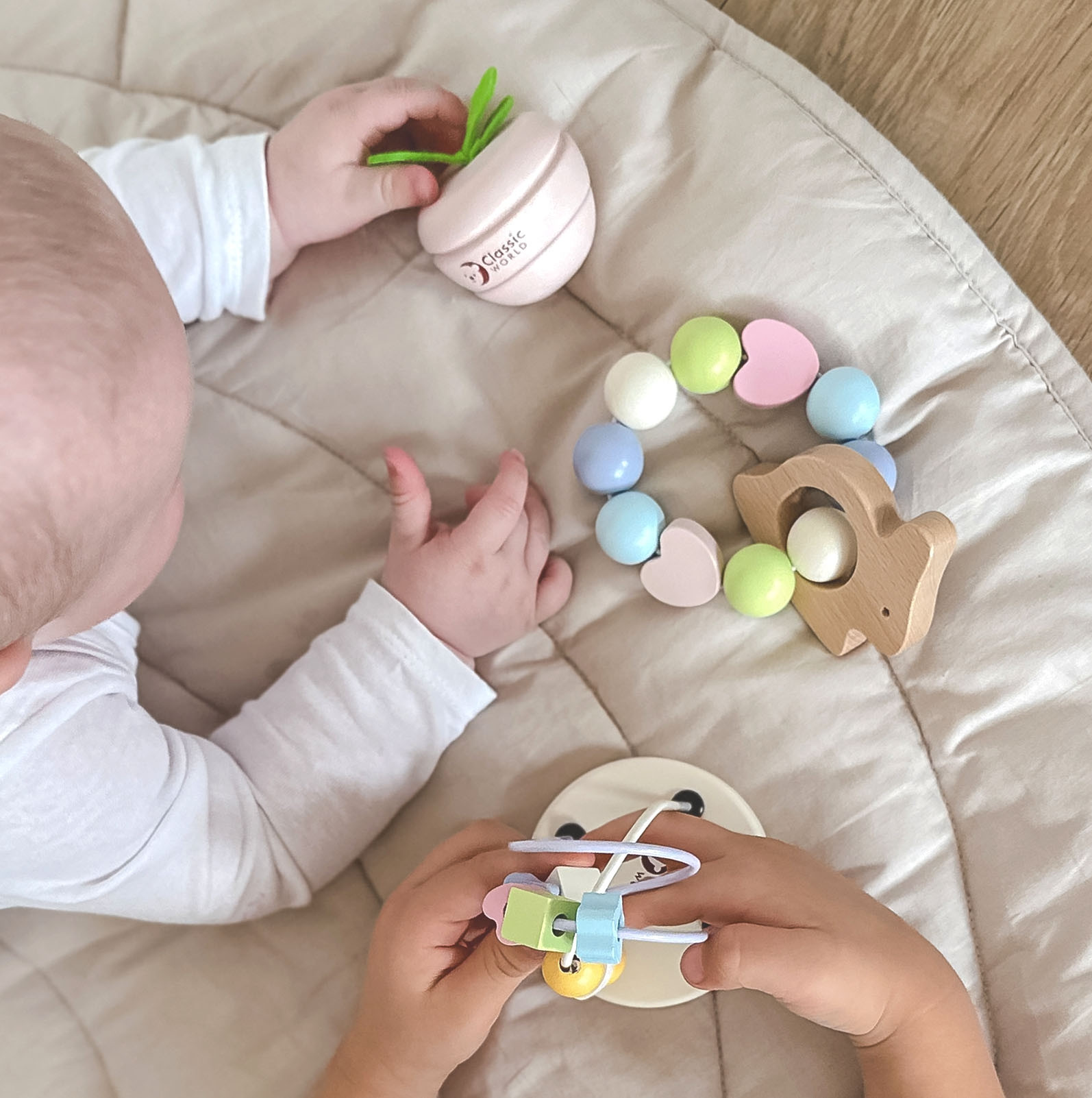 CLASSIC WORLD Pastel Motor Set for Babies Box First Toys from Birth - Slika 3