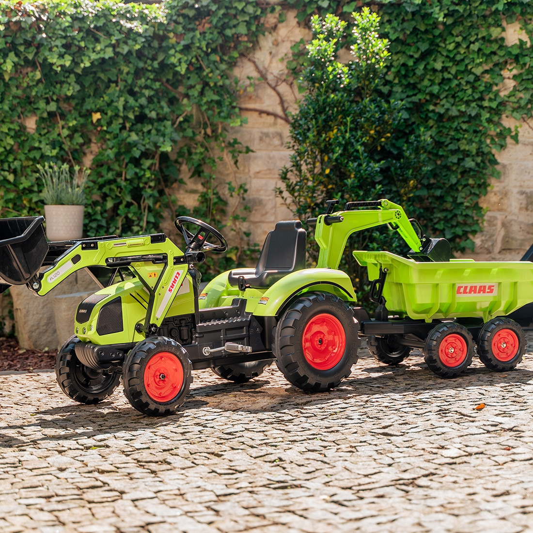 FALK Claas Axos 330 Pedal Tractor with Excavator and Trailer 3-7 years - Slika 3