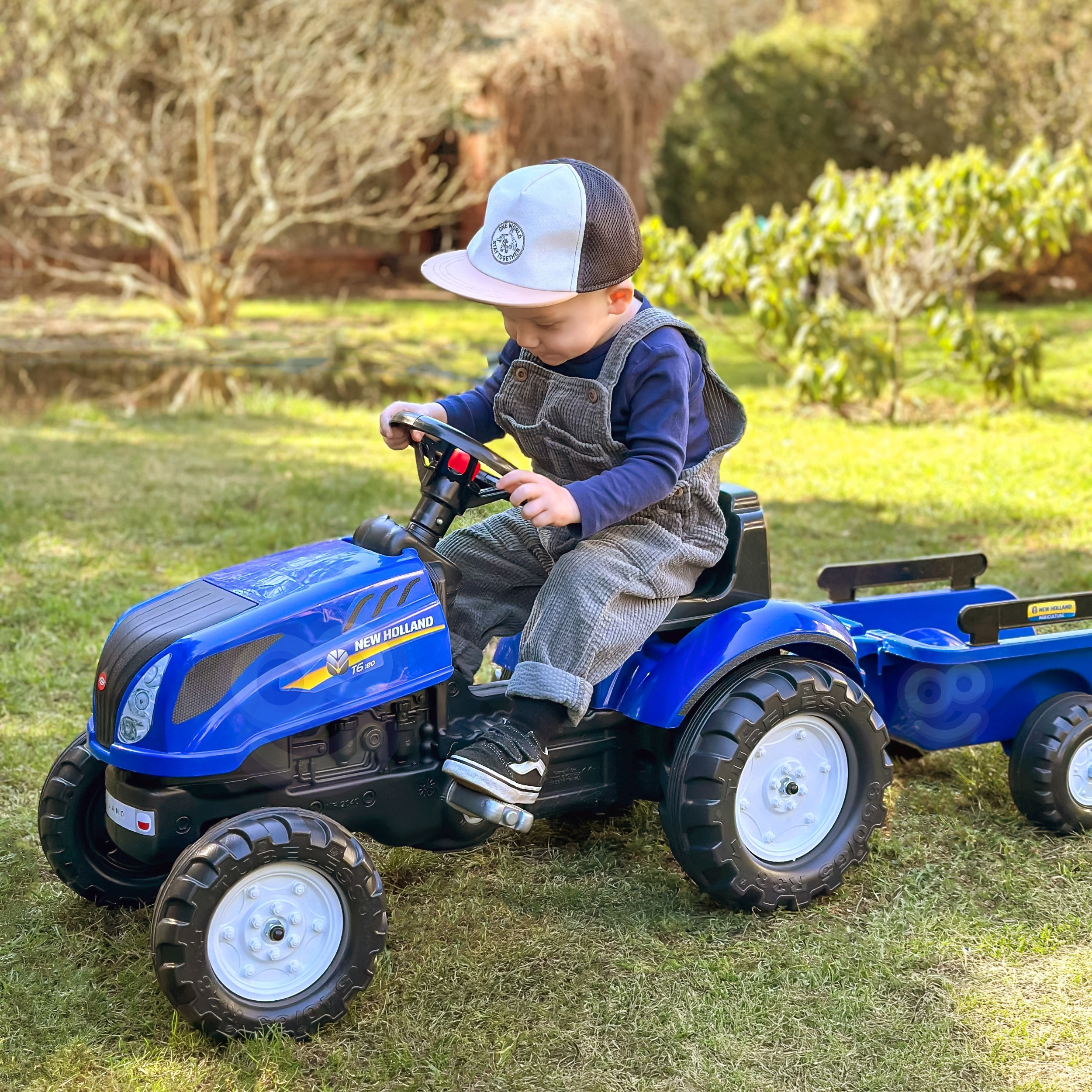 FALK New Holland Pedal Tractor with Trailer and Opening Bonnet 2-5 years - Slika 3