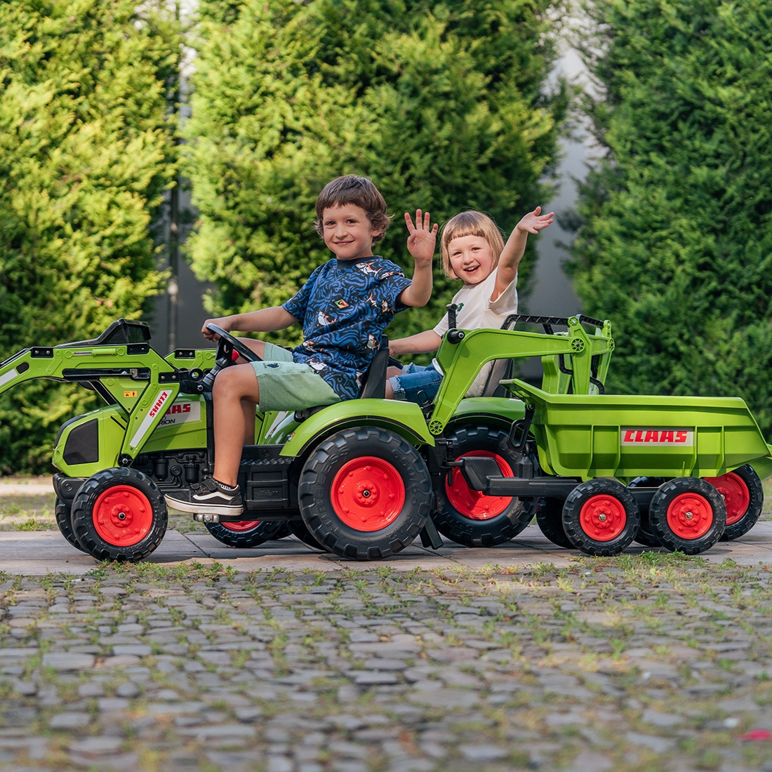 FALK Claas Axos 330 Pedal Tractor with Excavator and Trailer 3-7 years - Slika 7