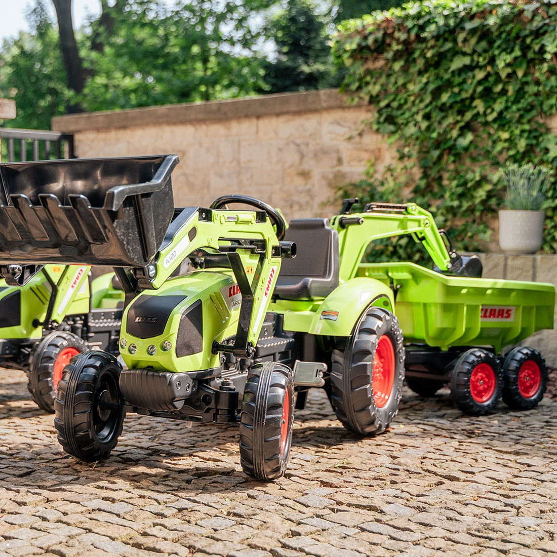 FALK Claas Axos 330 Pedal Tractor with Excavator and Trailer 3-7 years - Slika 8