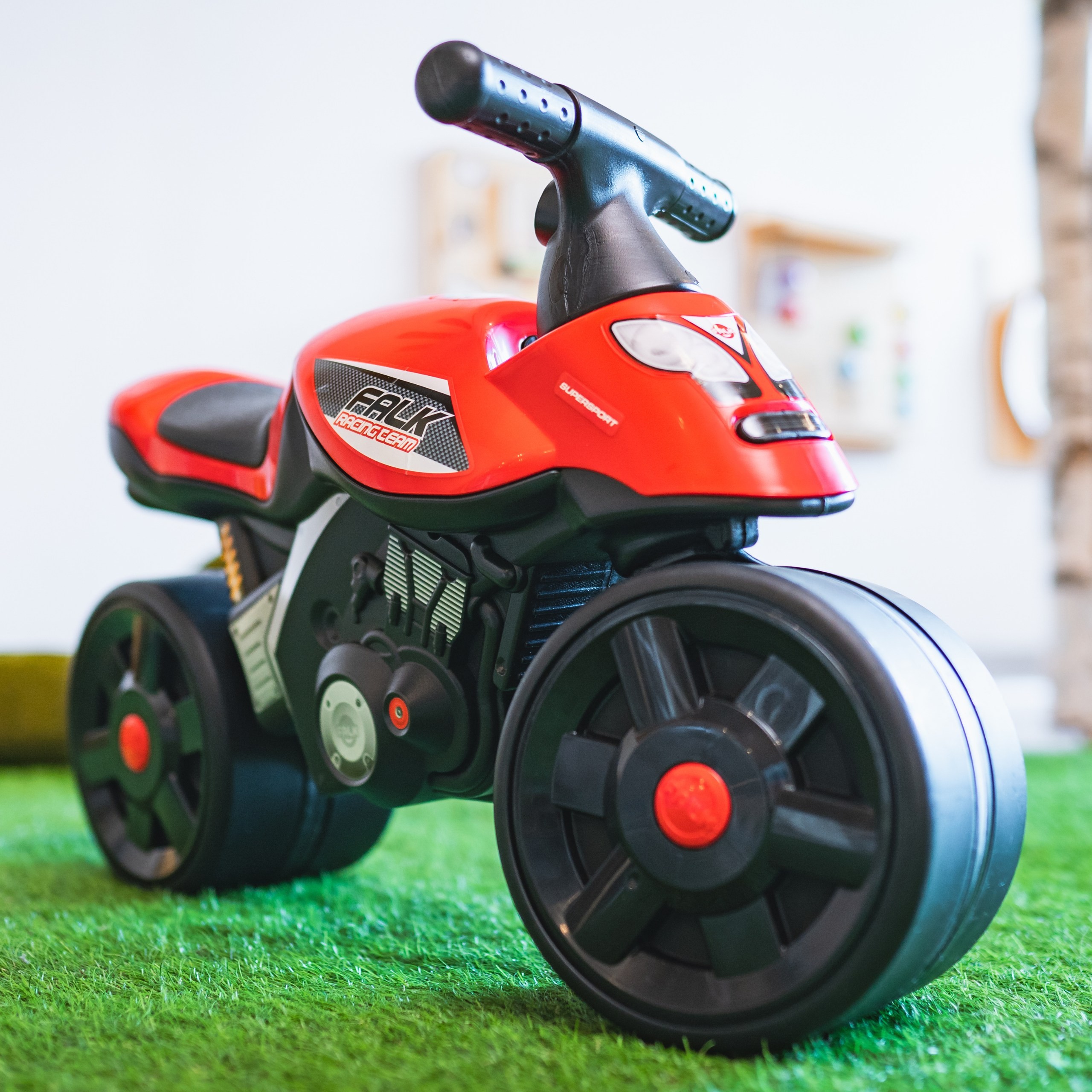 FALK Street Champion Ride-on Motorcycle Red 1-3 years - Slika 3