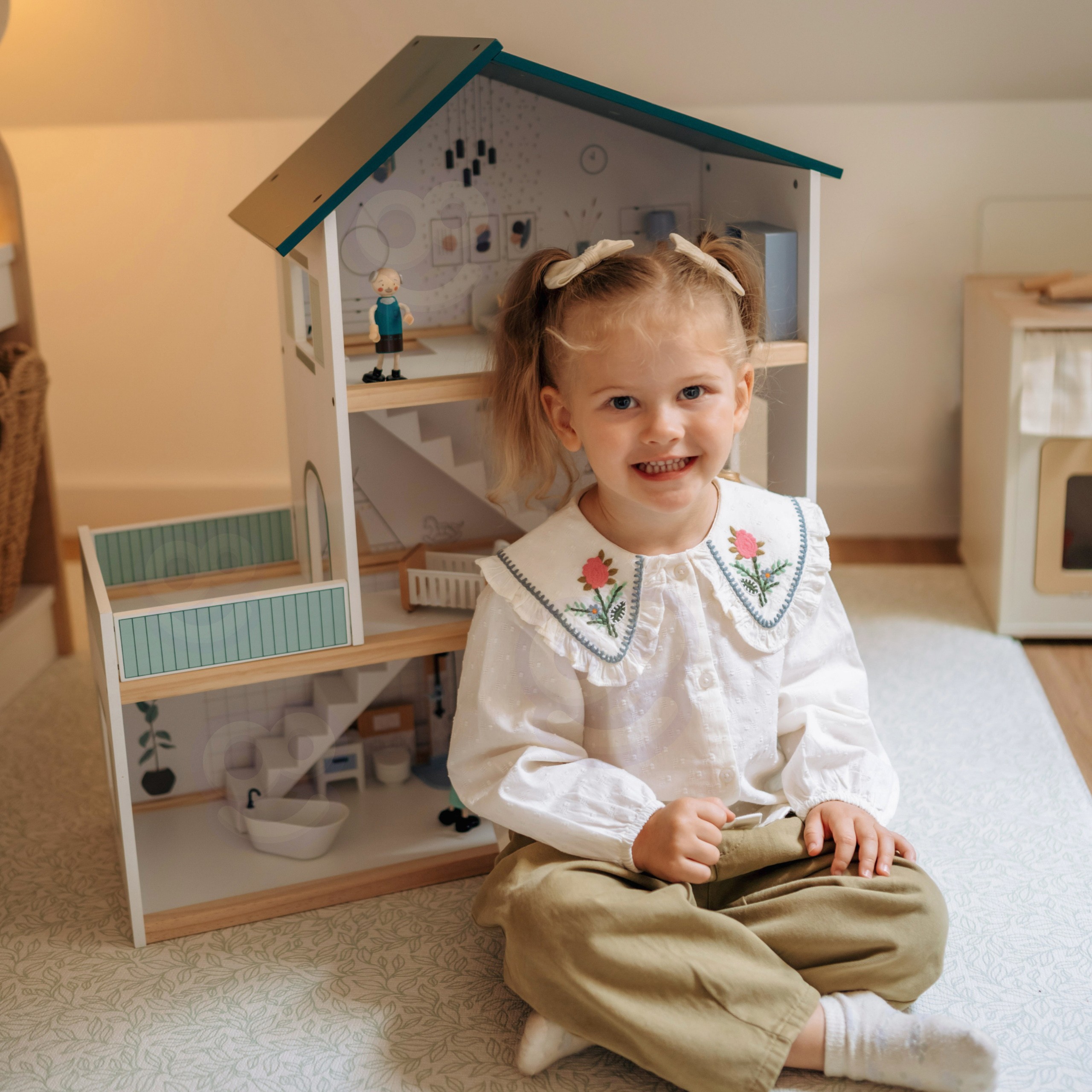 TOOKY TOY Large Wooden Dollhouse + FSC Figures - Slika 2