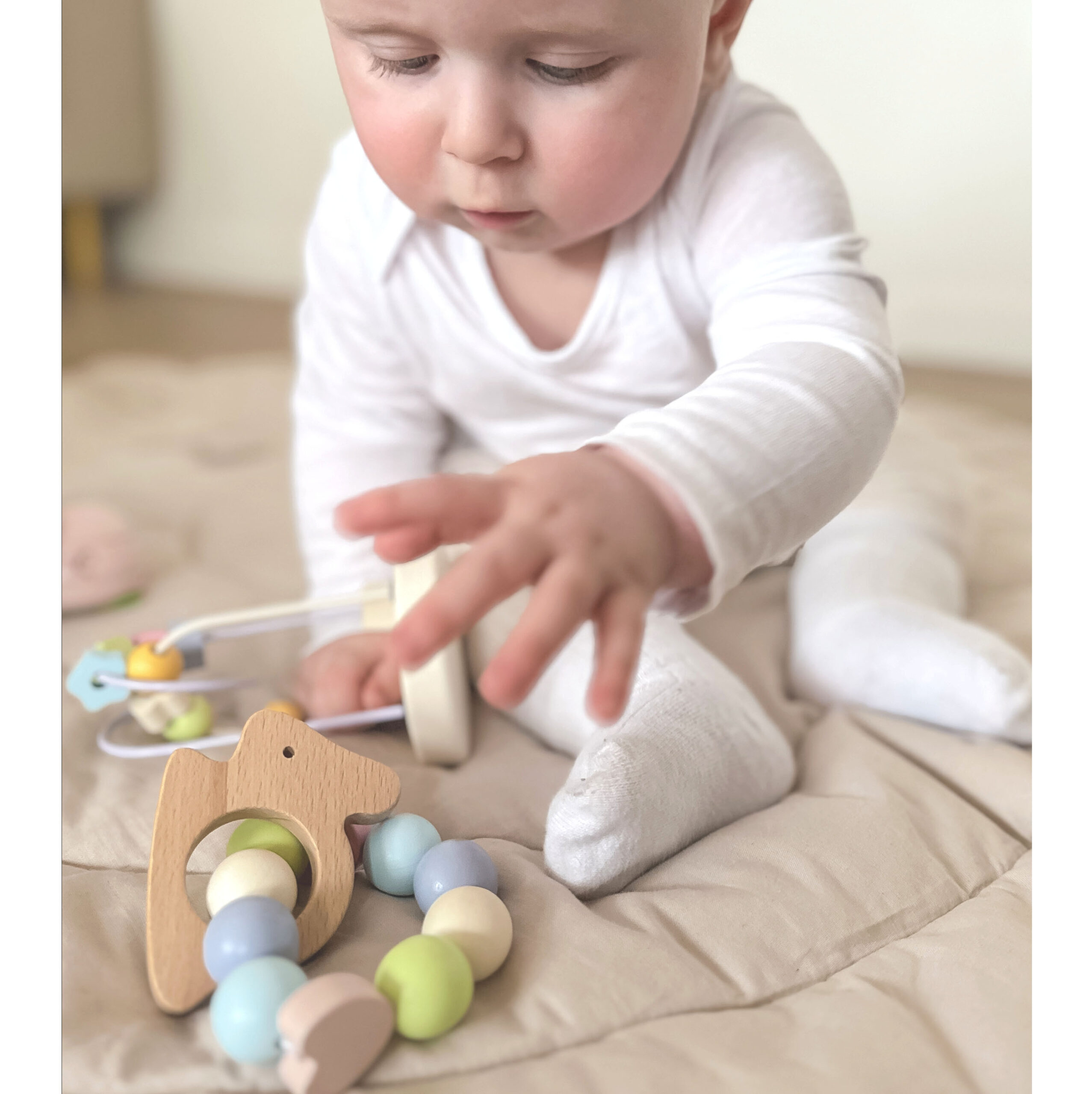 CLASSIC WORLD Pastel Motor Set for Babies Box First Toys from Birth - Slika 2