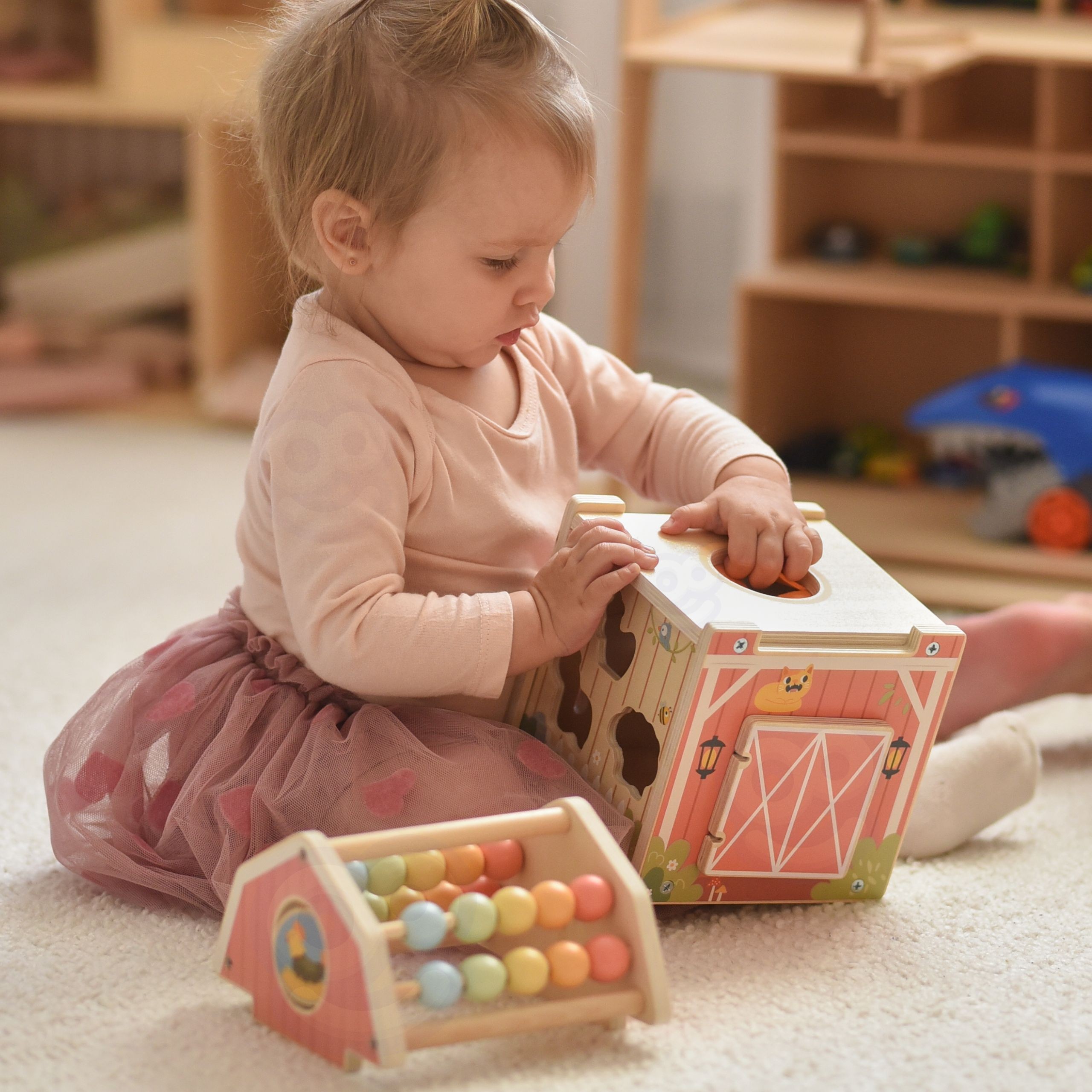 TOOKY TOY Wooden Barn Activity Sorter Montessori Abacus - Slika 2