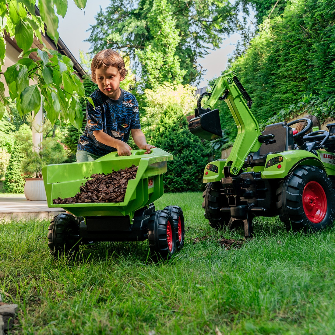 FALK Claas Axos 330 Pedal Tractor with Excavator and Trailer 3-7 years - Slika 2
