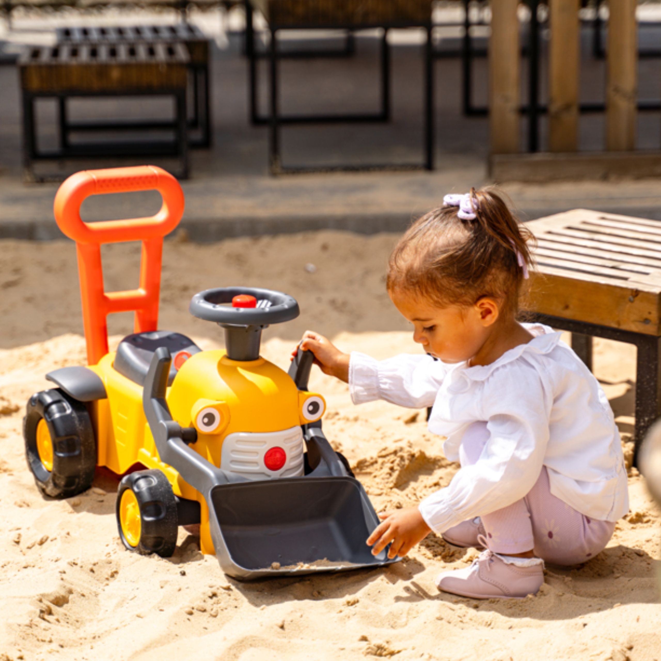 FALK Komatsu Ride-on Tractor Excavator with Bucket and Horn 1-3 Years - Slika 2