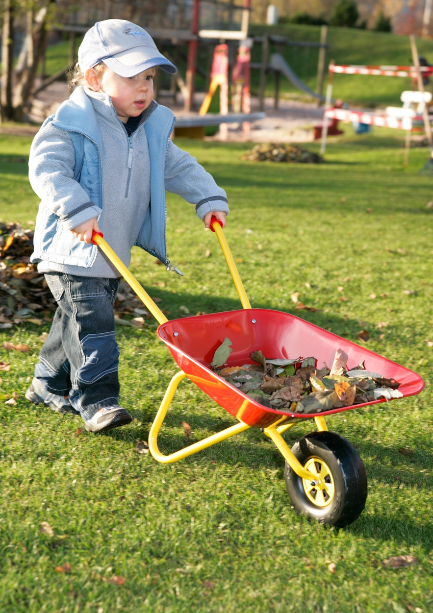 Rolly Toys red metal wheelbarrow for children - Slika 2