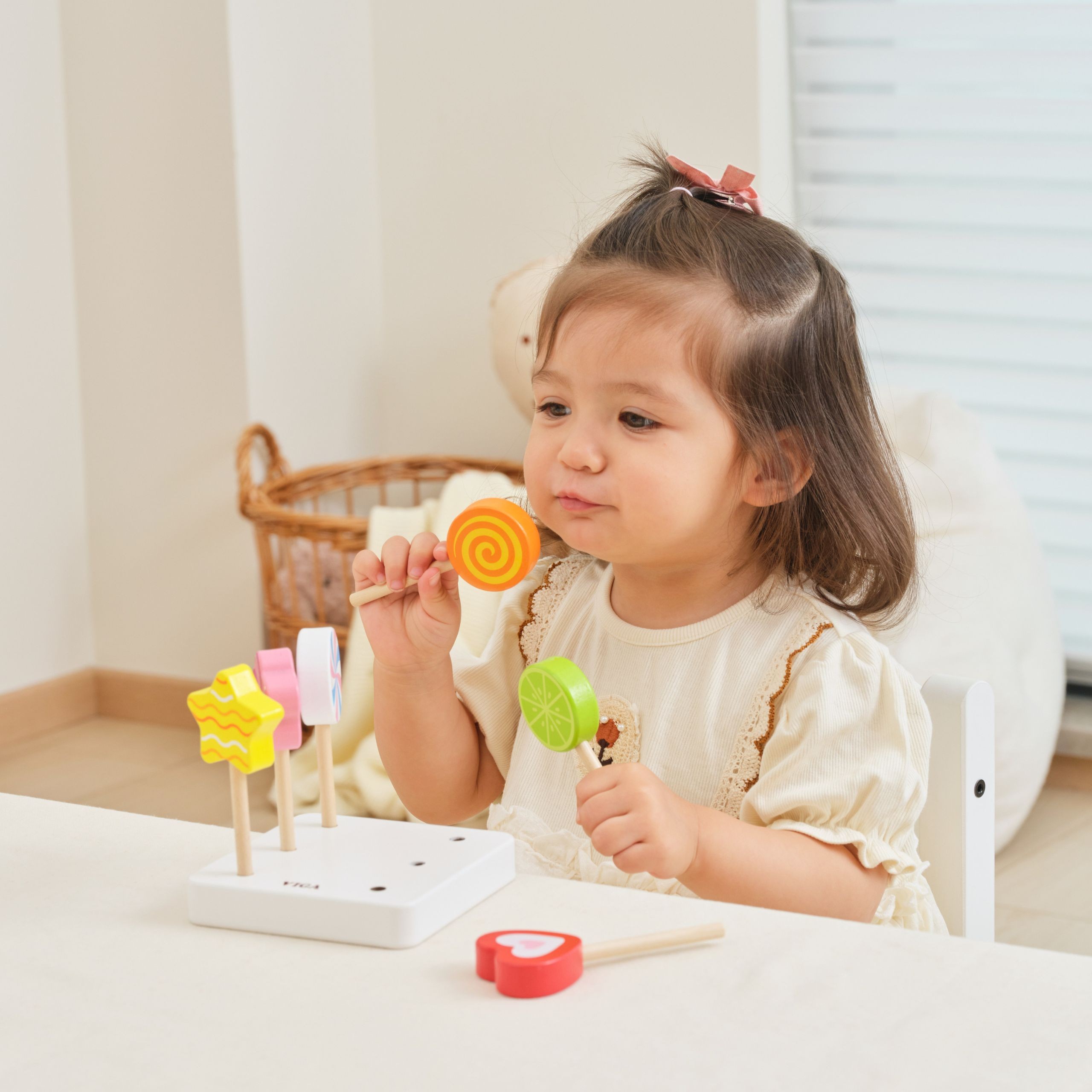 VIGA Wooden Lollipops Confectionery Shop Set of 6 for Children 18m+ - Slika 3