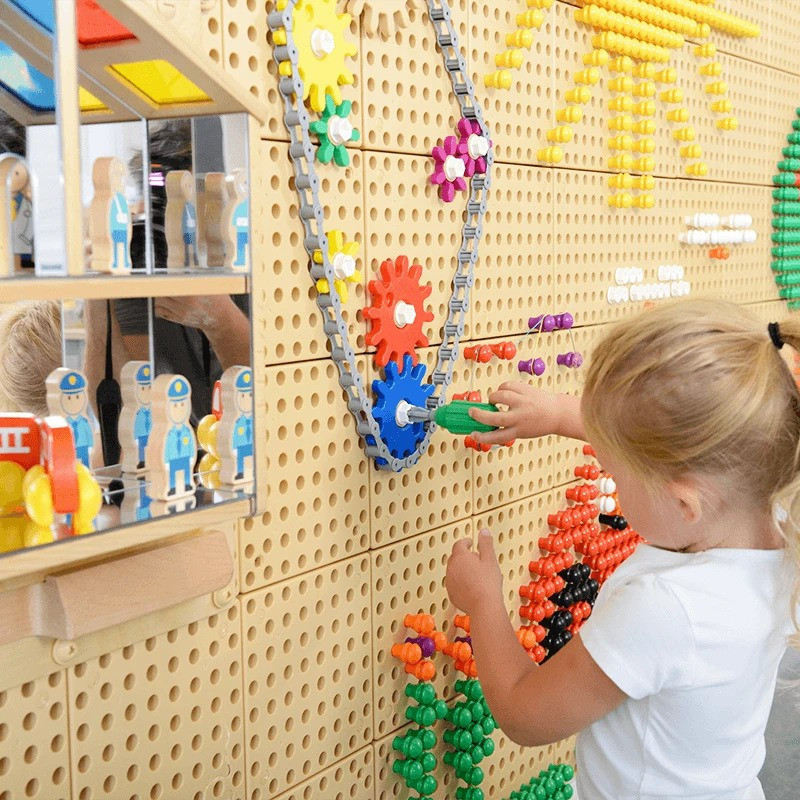MASTERKIDZ Gears and Chain Wall Board 79 Pieces. Build your own mechanism. - Slika 6