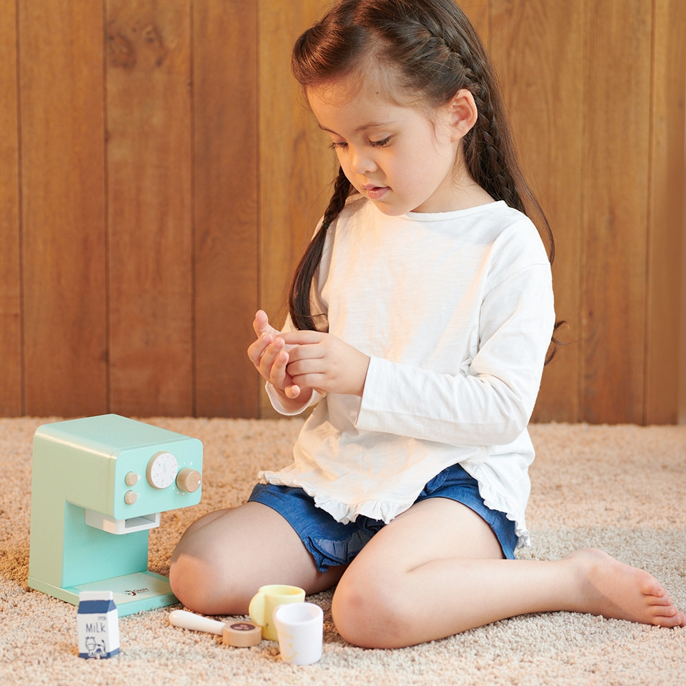 Wooden Coffee Maker for Kids – Little Barista | Classic World - Slika 8