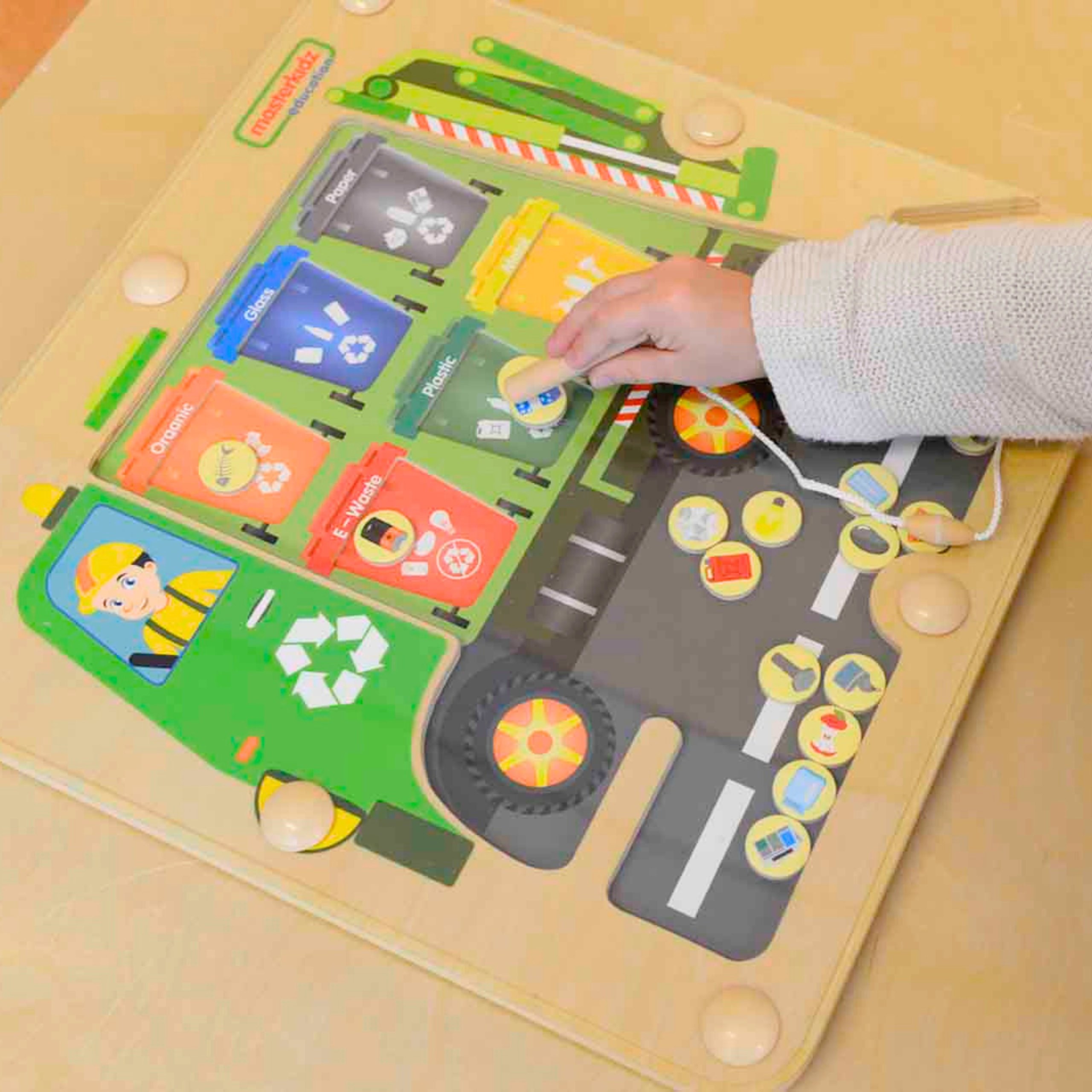 MASTERKIDZ magnetska ploča Waste Sorting Montessori Recycling kamion - Slika 3