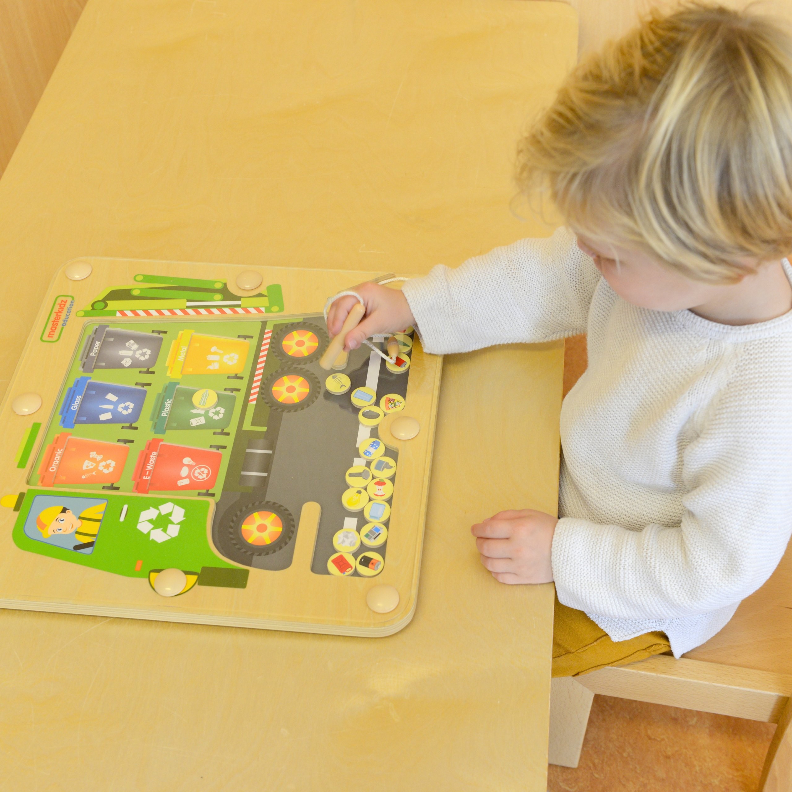 MASTERKIDZ magnetska ploča Waste Sorting Montessori Recycling kamion - Slika 4
