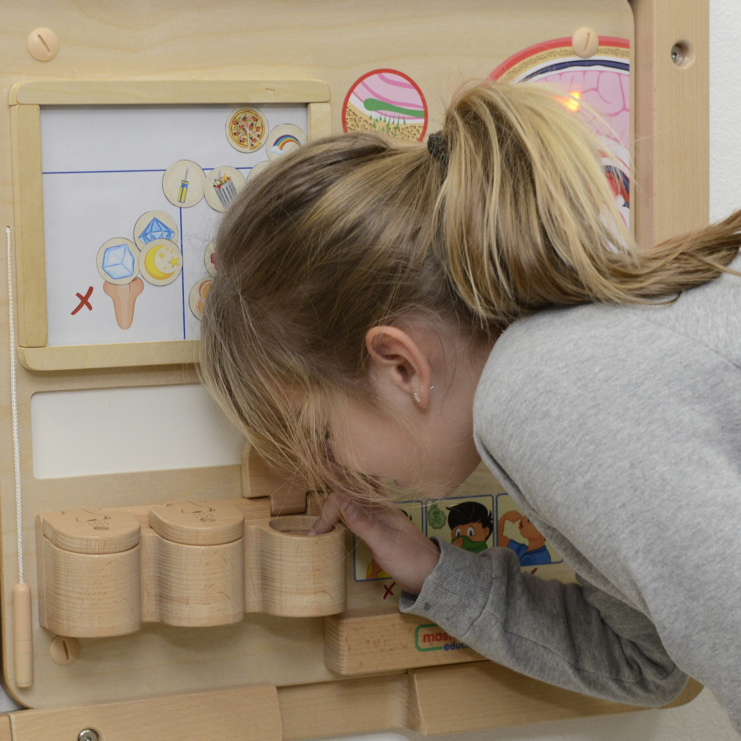 MASTERKIDZ Montessori Sense of Smell Educational Board - Slika 6