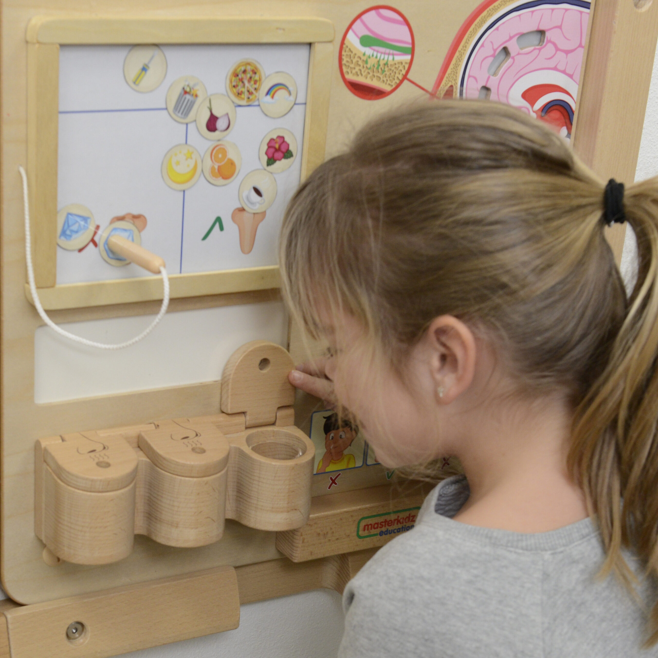 MASTERKIDZ Montessori Sense of Smell Educational Board - Slika 8