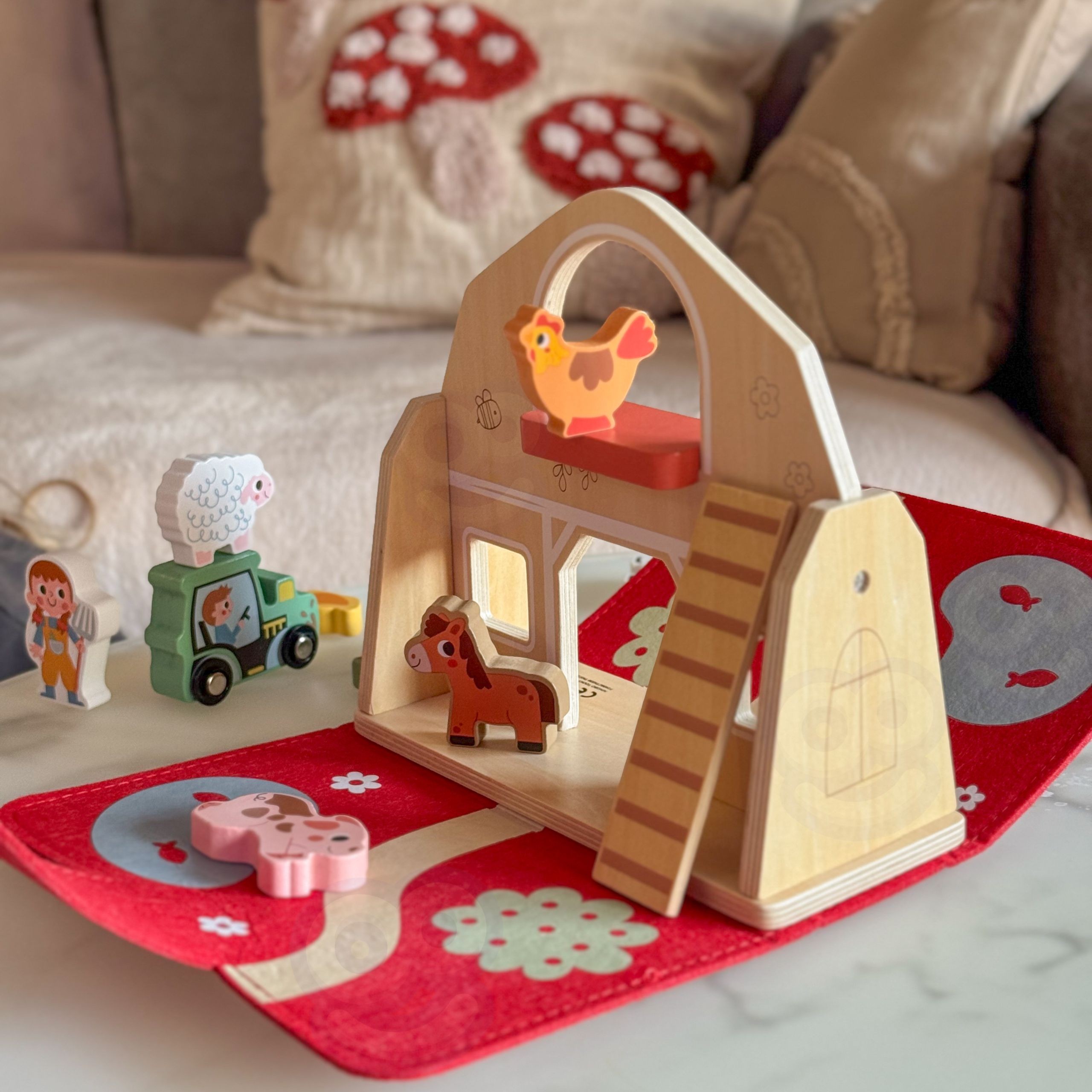 WOOPIE GREEN Wooden Folding Farm in a Suitcase with Animals 11 pcs. - Slika 4