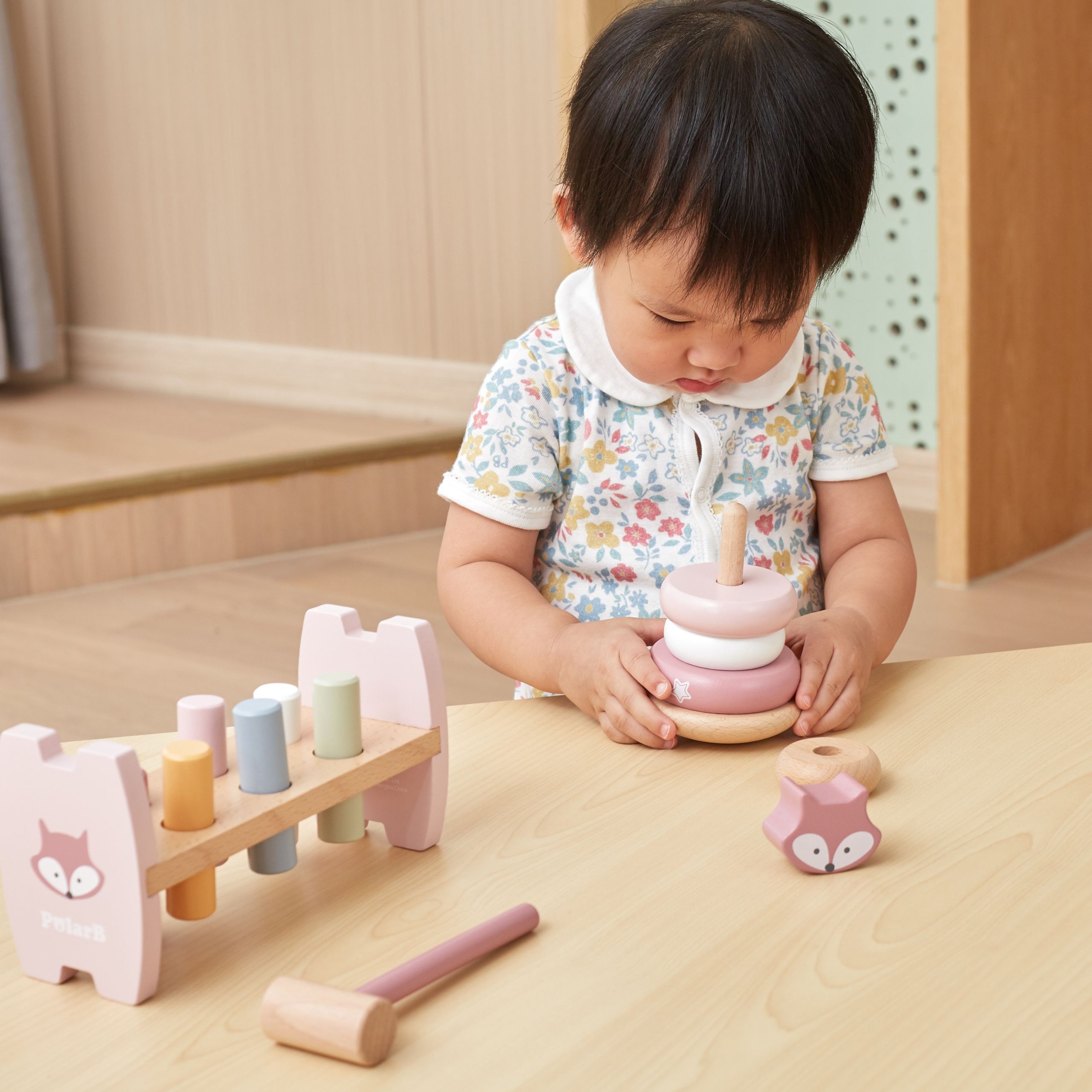 VIGA PolarB Wooden Pyramid + Punch with Hammer Set Montessori Fox - Slika 4