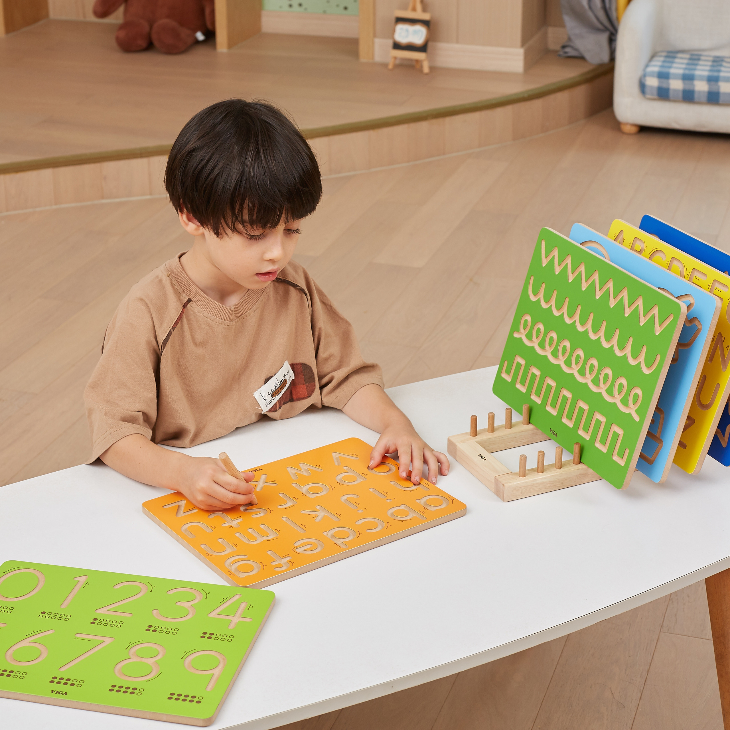 VIGA Graphomotor Board Large Letters Learning to Write - Slika 4