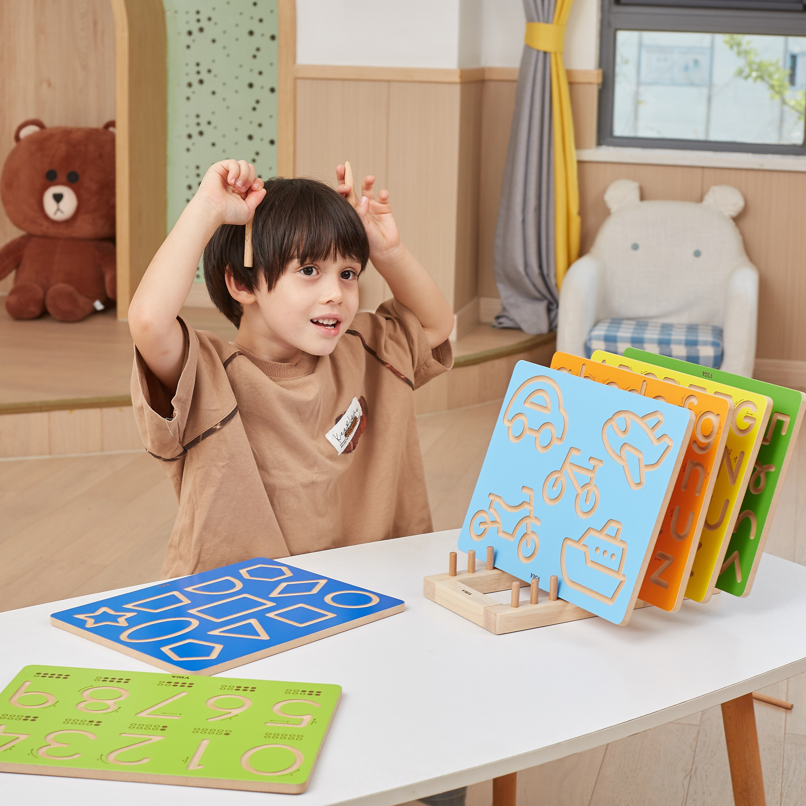 VIGA Graphomotor Board Large Letters Learning to Write - Slika 7
