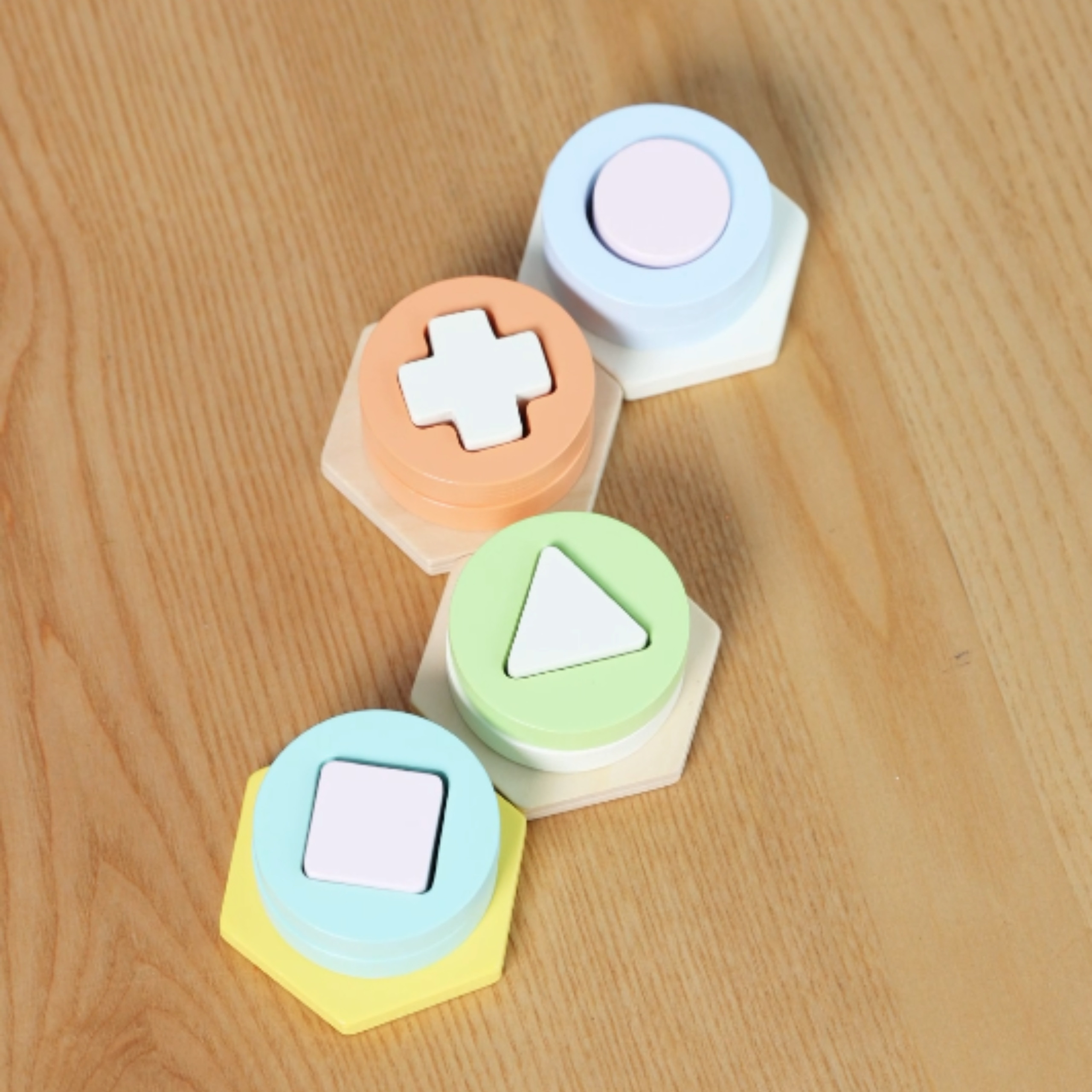 CLASSIC WORLD Montessori Shape and Color Sorter Puzzle Tower - Slika 4