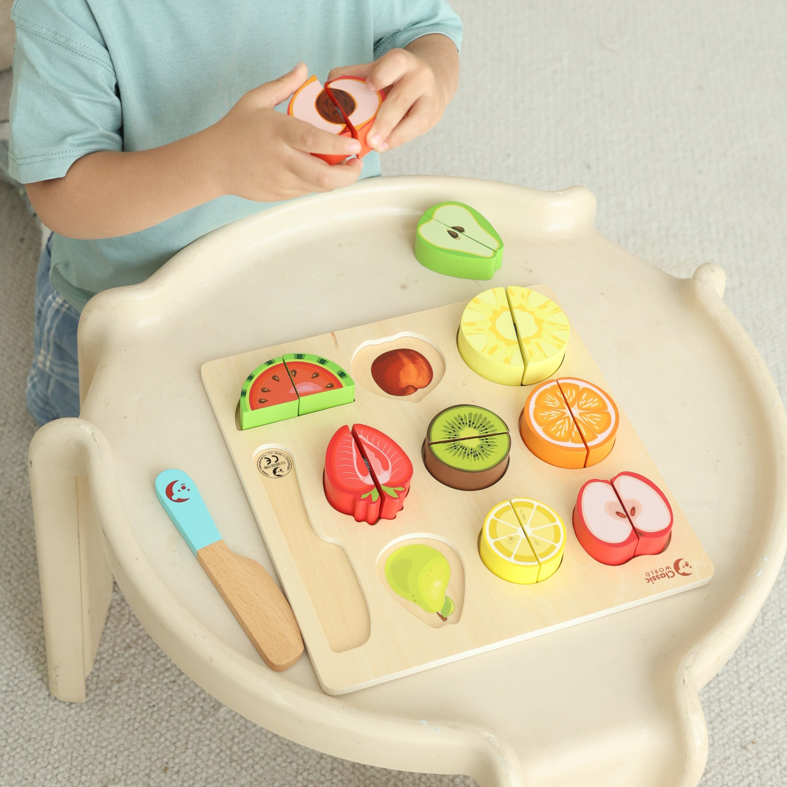 CLASSIC WORLD Montessori Fruit Cutting Set with Velcro 20 pcs. - Slika 6