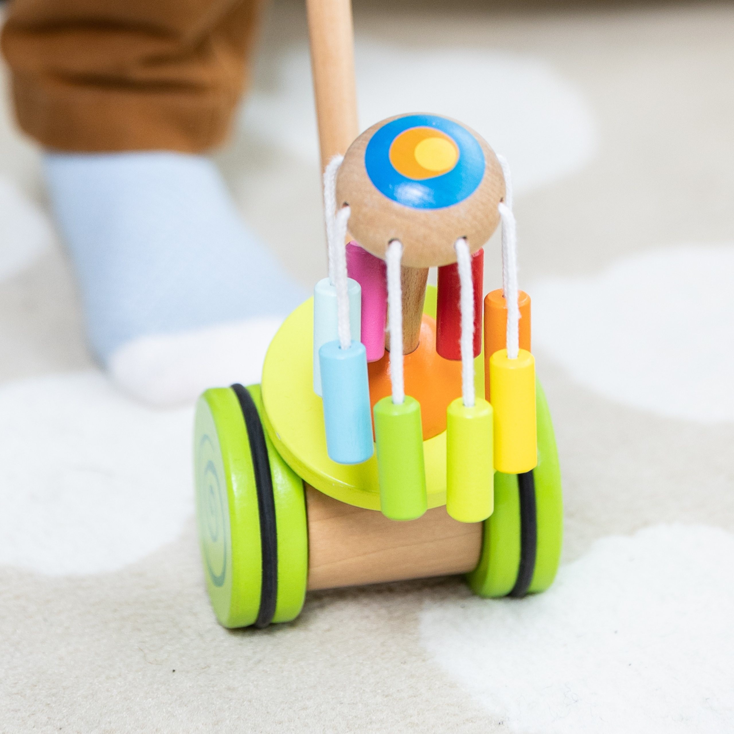 Classic World Wooden Pusher Pusher on a Stick Carousel for Children - Slika 3