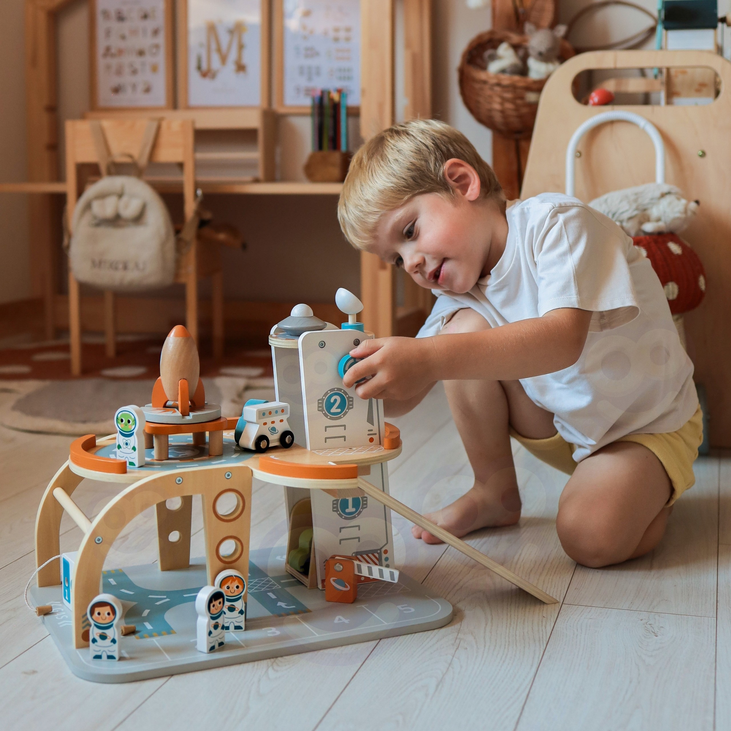 TOOKY TOY Wooden Space Parking Space Station - Slika 2