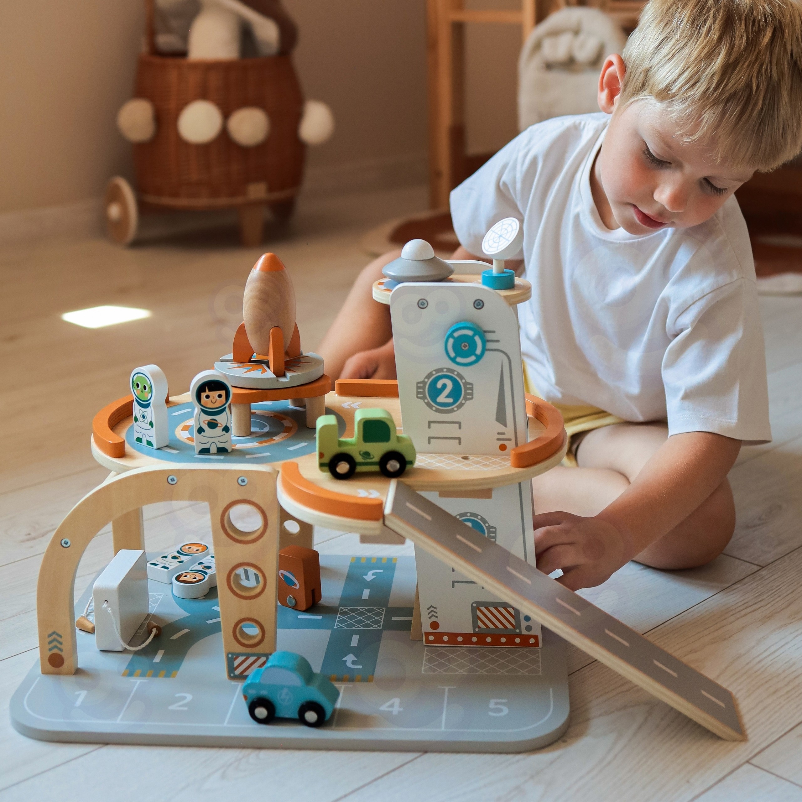 TOOKY TOY Wooden Space Parking Space Station - Slika 4