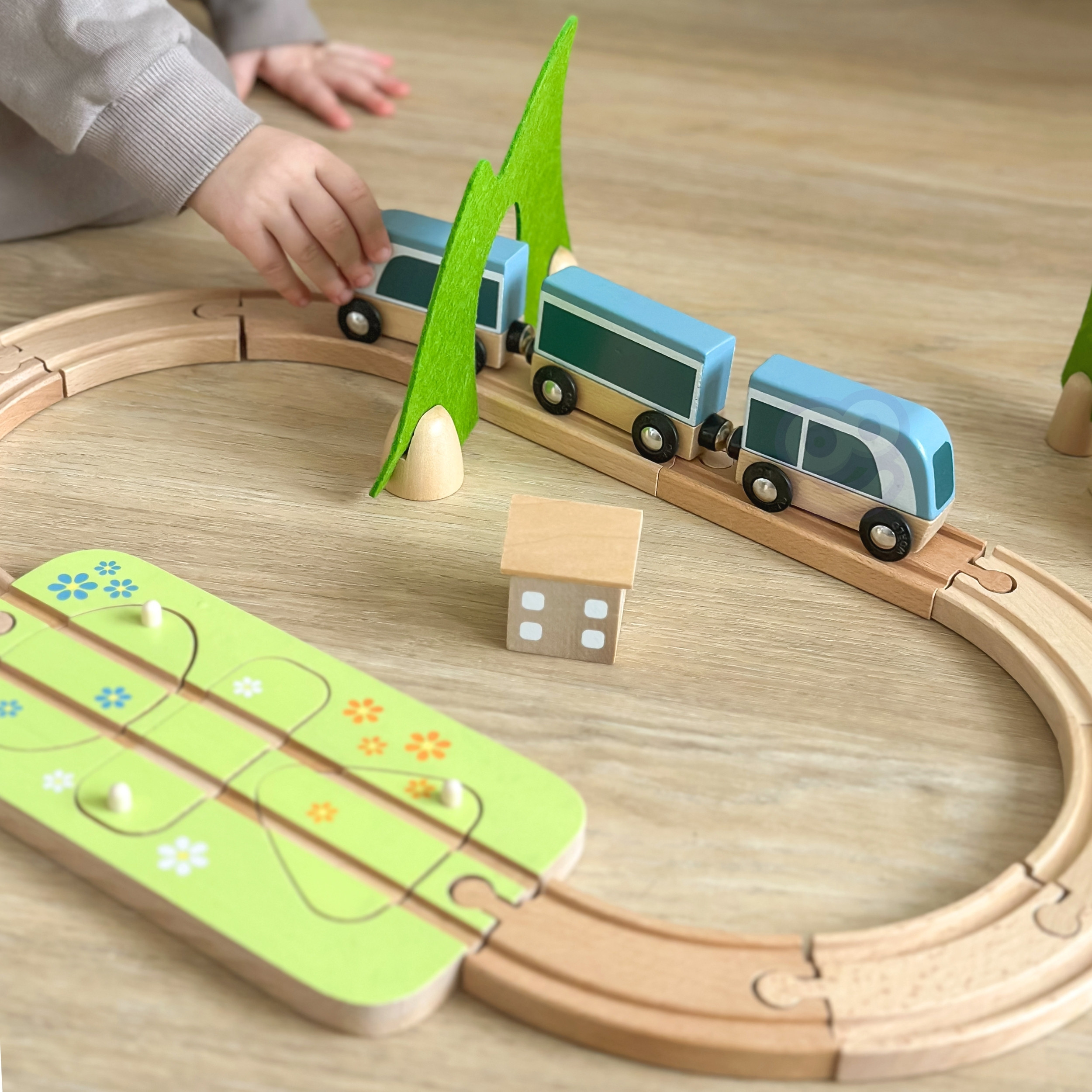 CLASSIC WORLD Set Railway Track Wooden Train + Shape Sorter 40 pcs. - Slika 5