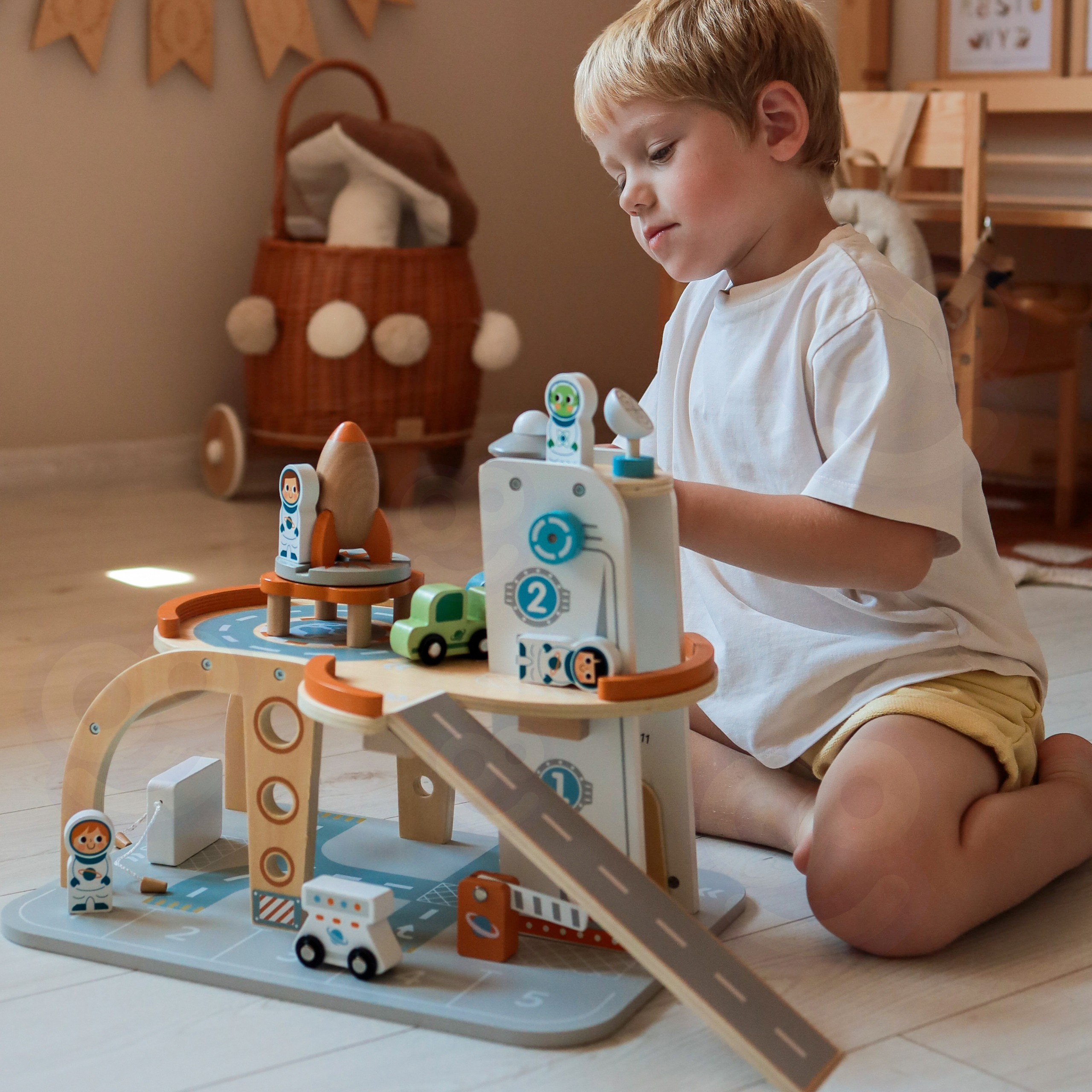 TOOKY TOY Wooden Space Parking Space Station - Slika 6