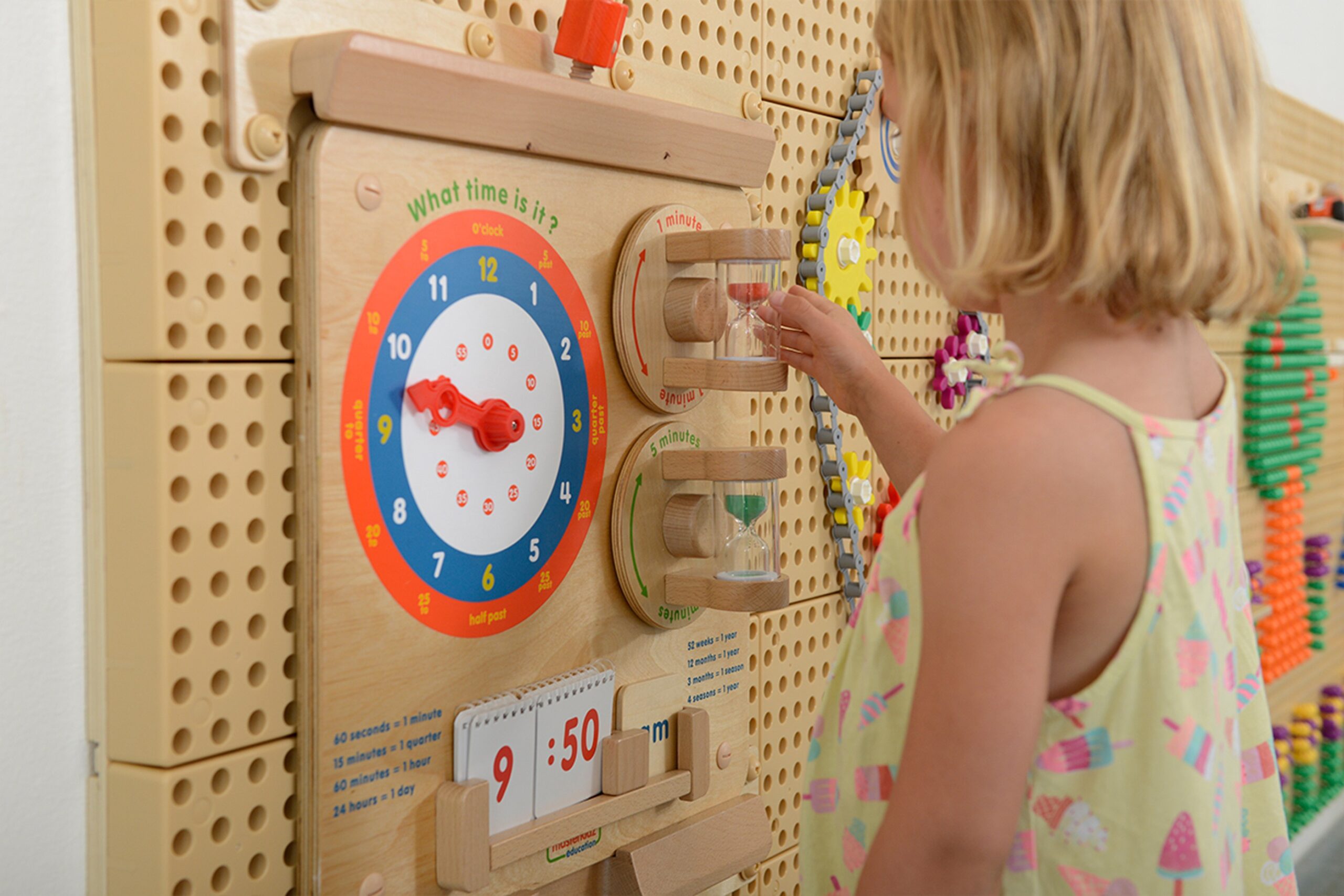 MASTERKIDZ Learning to Read the Clock Flex Wall Educational Board - Slika 4