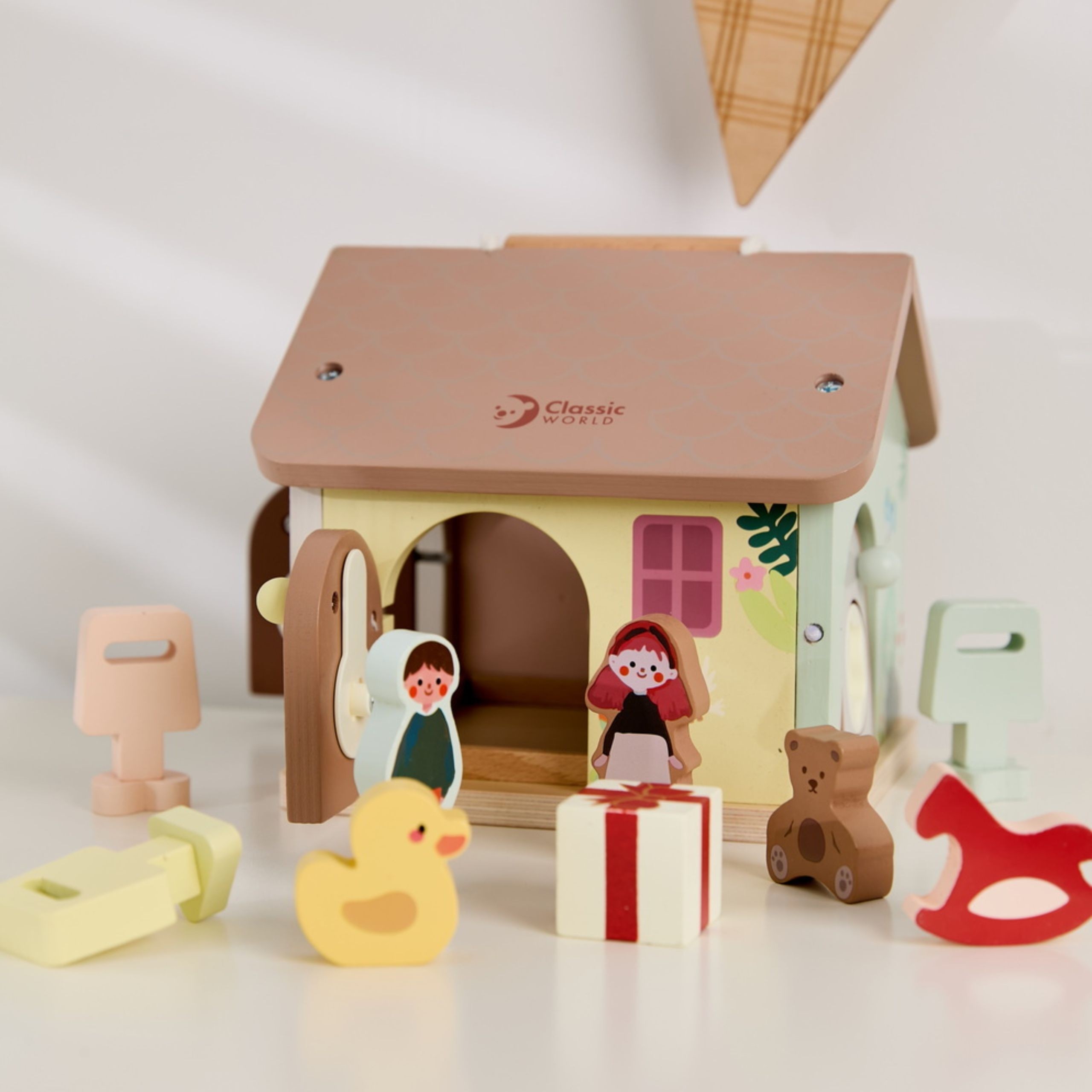 CLASSIC WORLD Wooden Sensory Educational House with Locks and Keys 11 pcs. - Slika 7