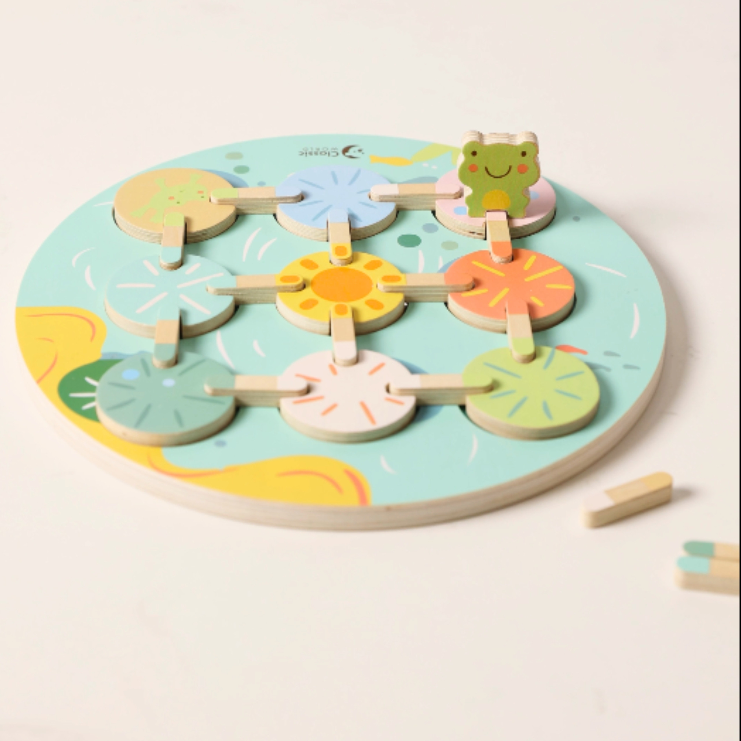 CLASSIC WORLD Lotus Leaf Sensory Game Match Shapes and Colors - Slika 5