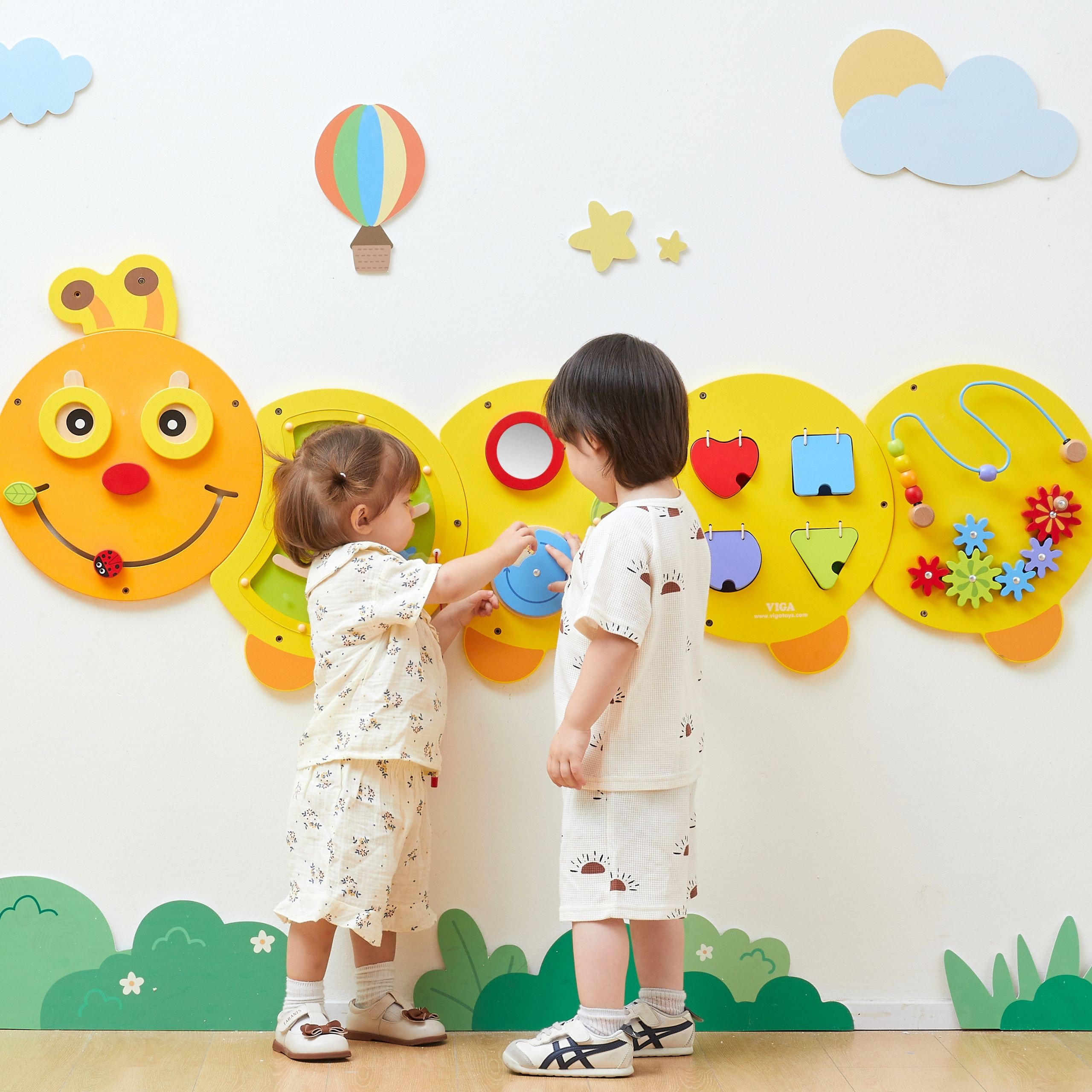 VIGA Large Wooden Caterpillar Activity Board - Slika 3