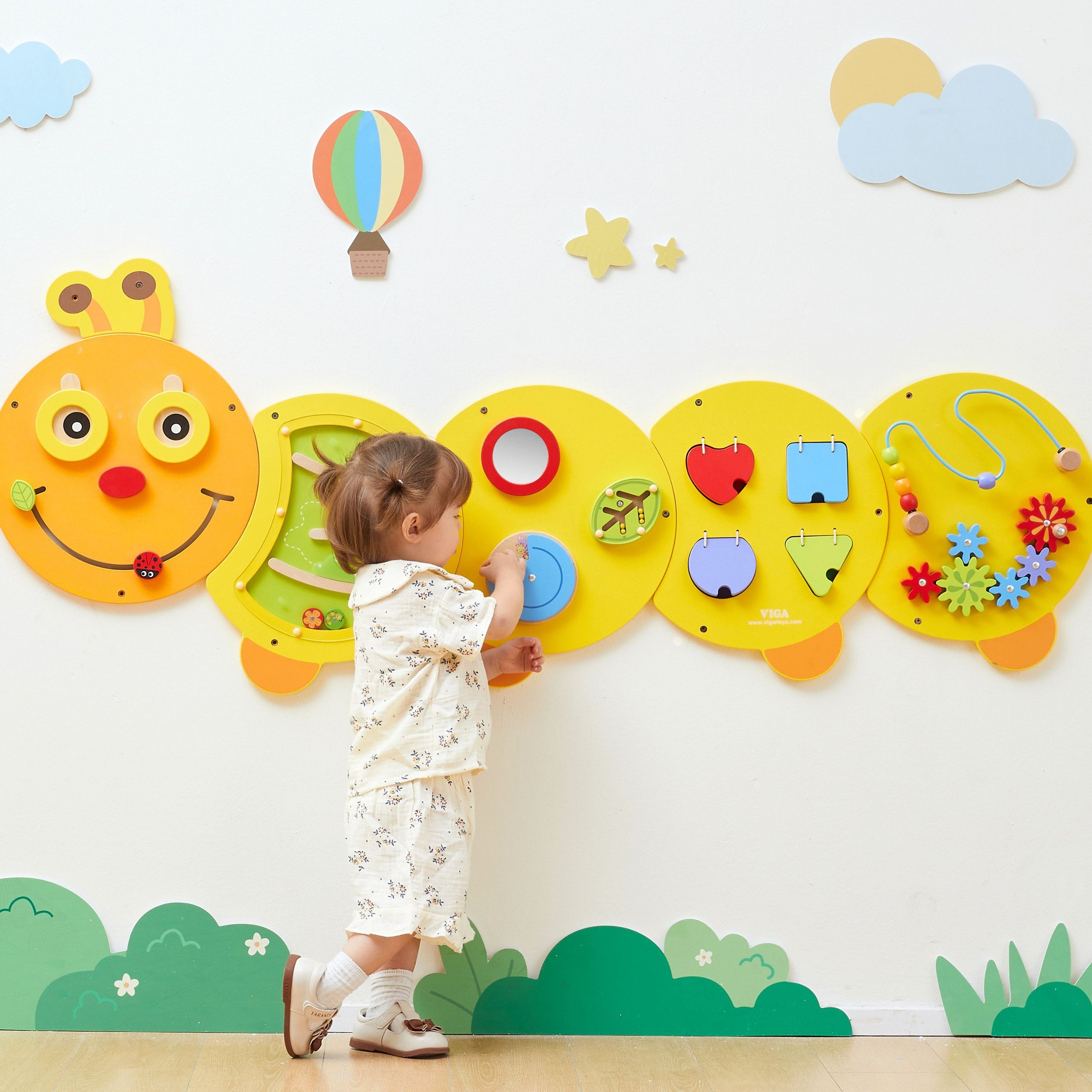 VIGA Large Wooden Caterpillar Activity Board - Slika 4