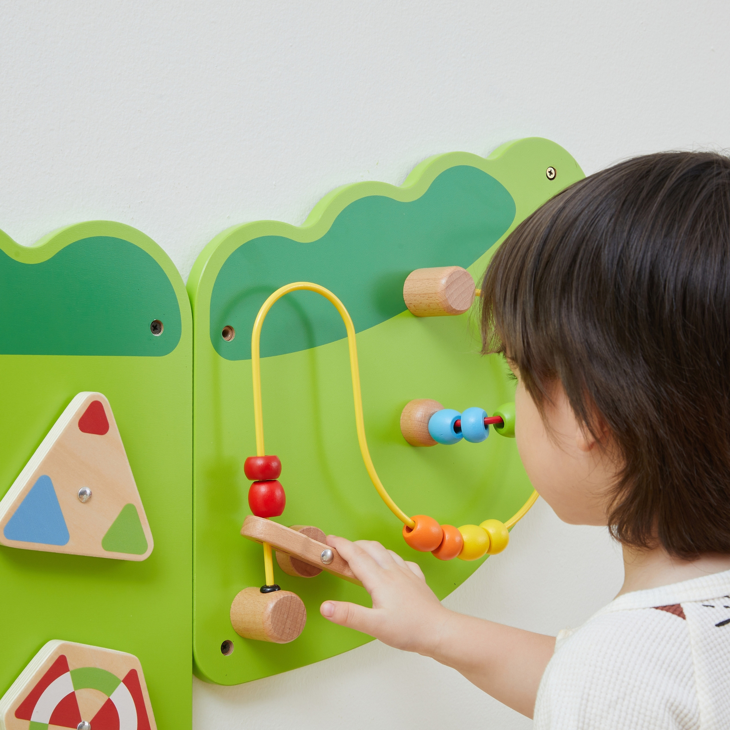 VIGA Crocodile Manipulative Sensory Board FSC Montessori Certificate - Slika 6