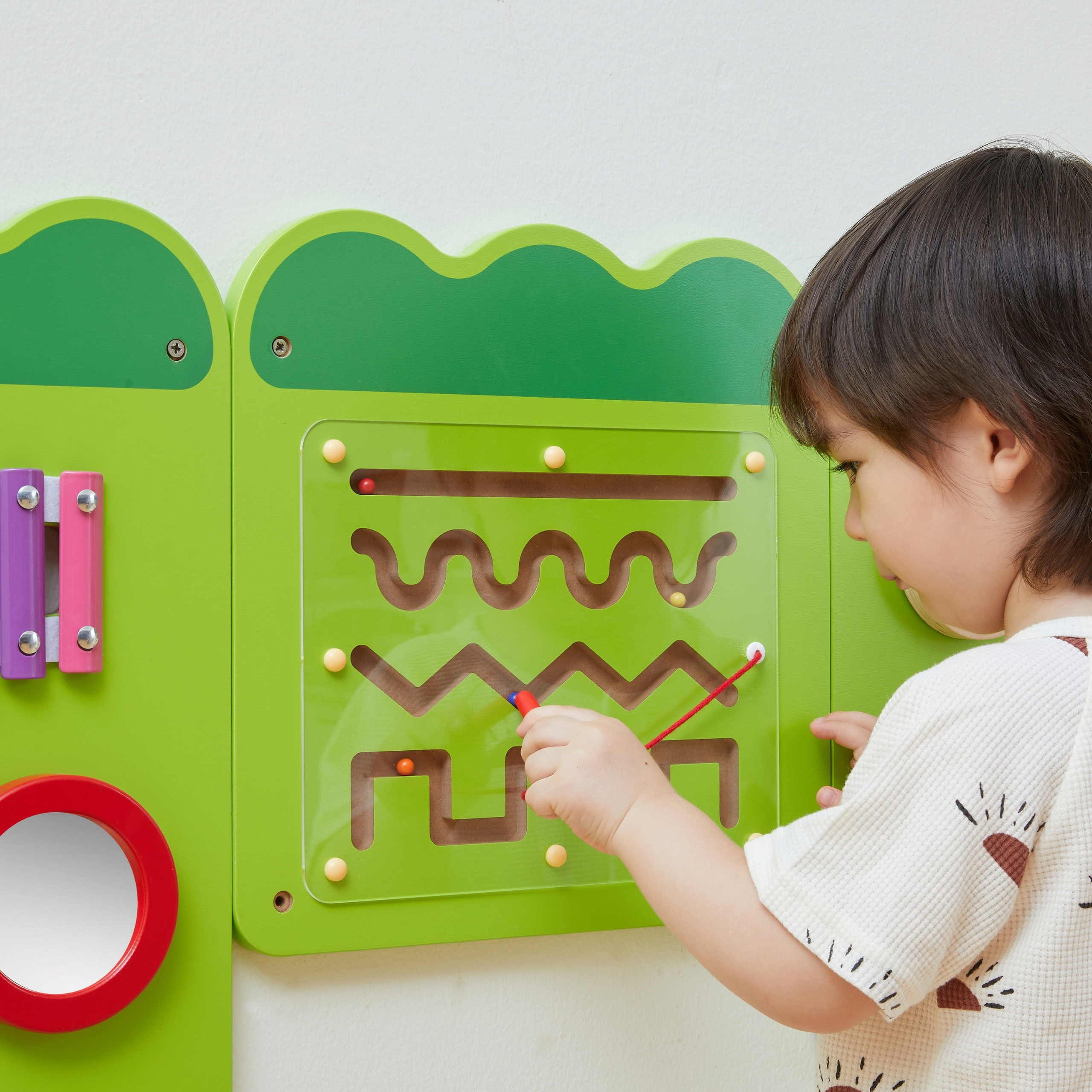 VIGA Crocodile Manipulative Sensory Board FSC Montessori Certificate - Slika 8