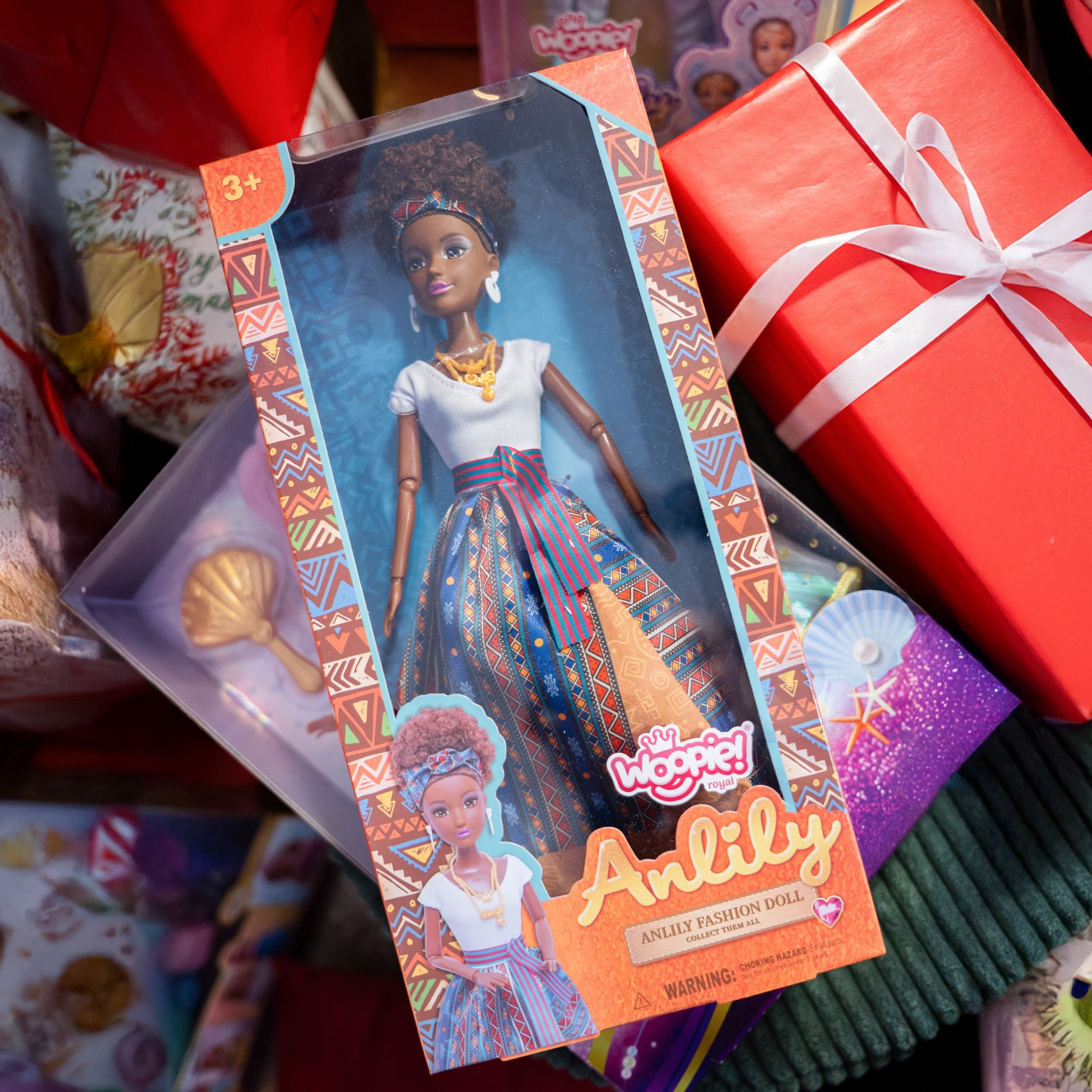 WOOPIE ROYAL Lili Mulatto Doll in an Elegant Dress - Slika 4