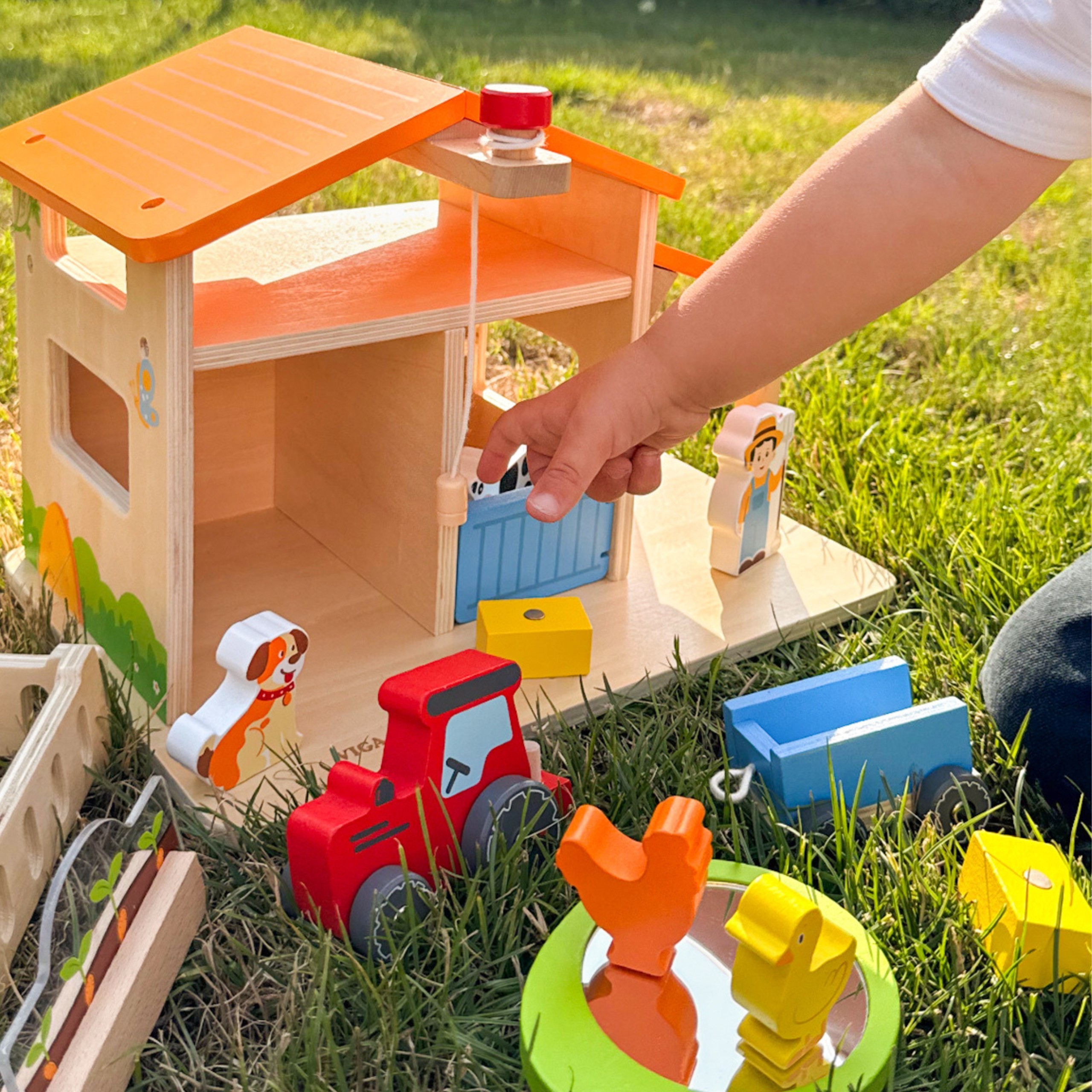 VIGA Wooden Farm Farmer's House with Garden and Tractor 21 pieces - Slika 4