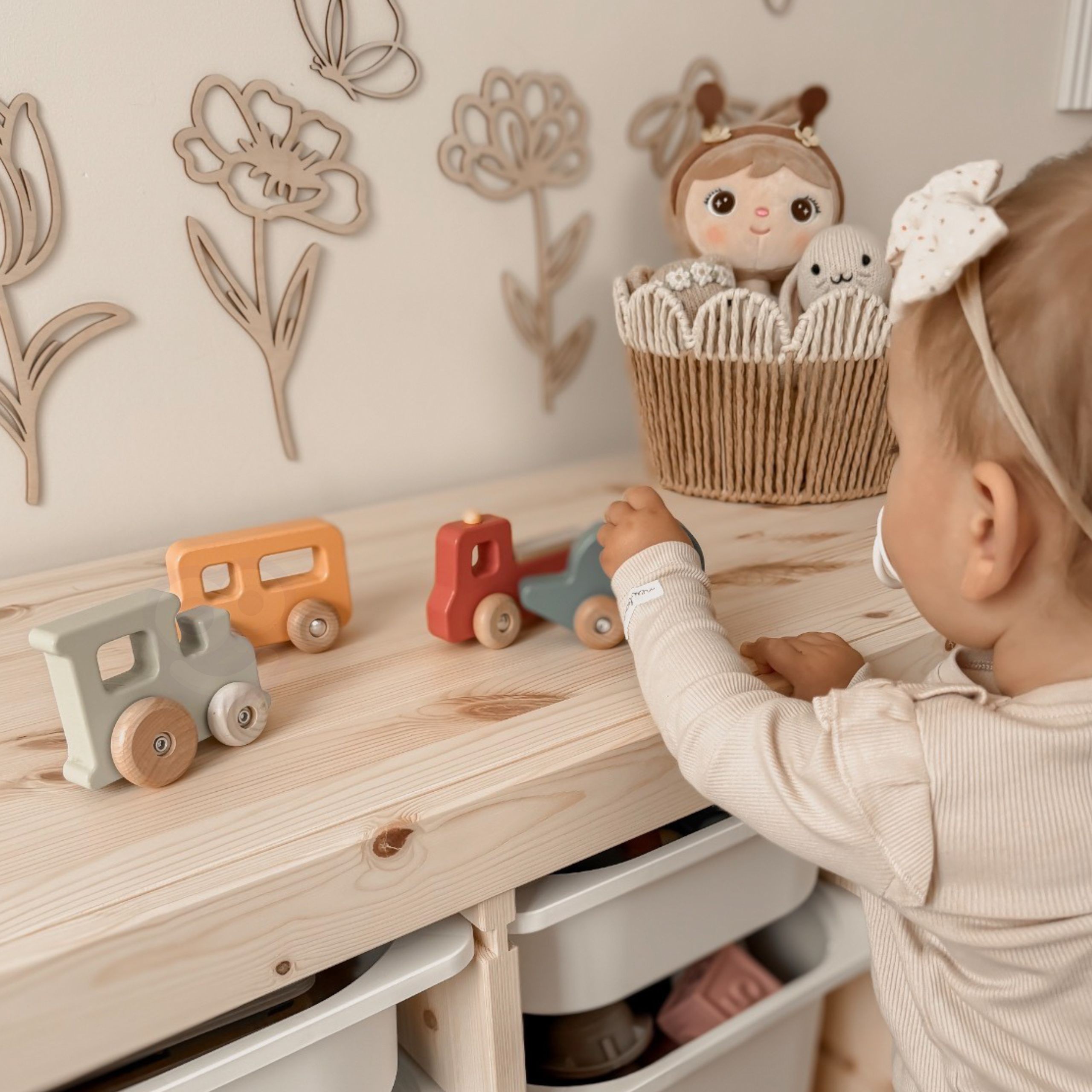 VIGA Set of Wooden Colorful Vehicles 4 pcs from the PolarB Series - Slika 6