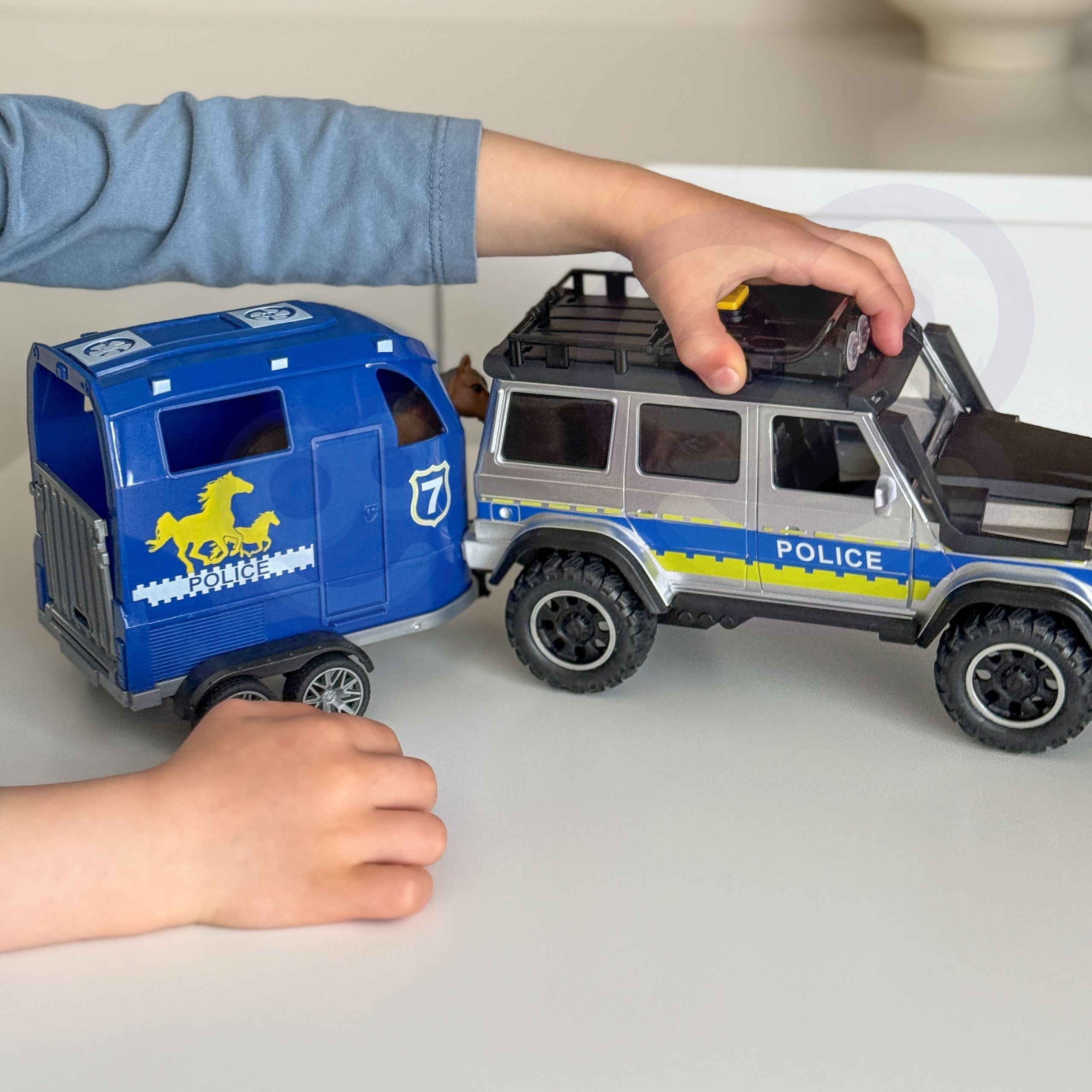 WOOPIE Police Off-Road Vehicle with Horse Trailer Set - Slika 3