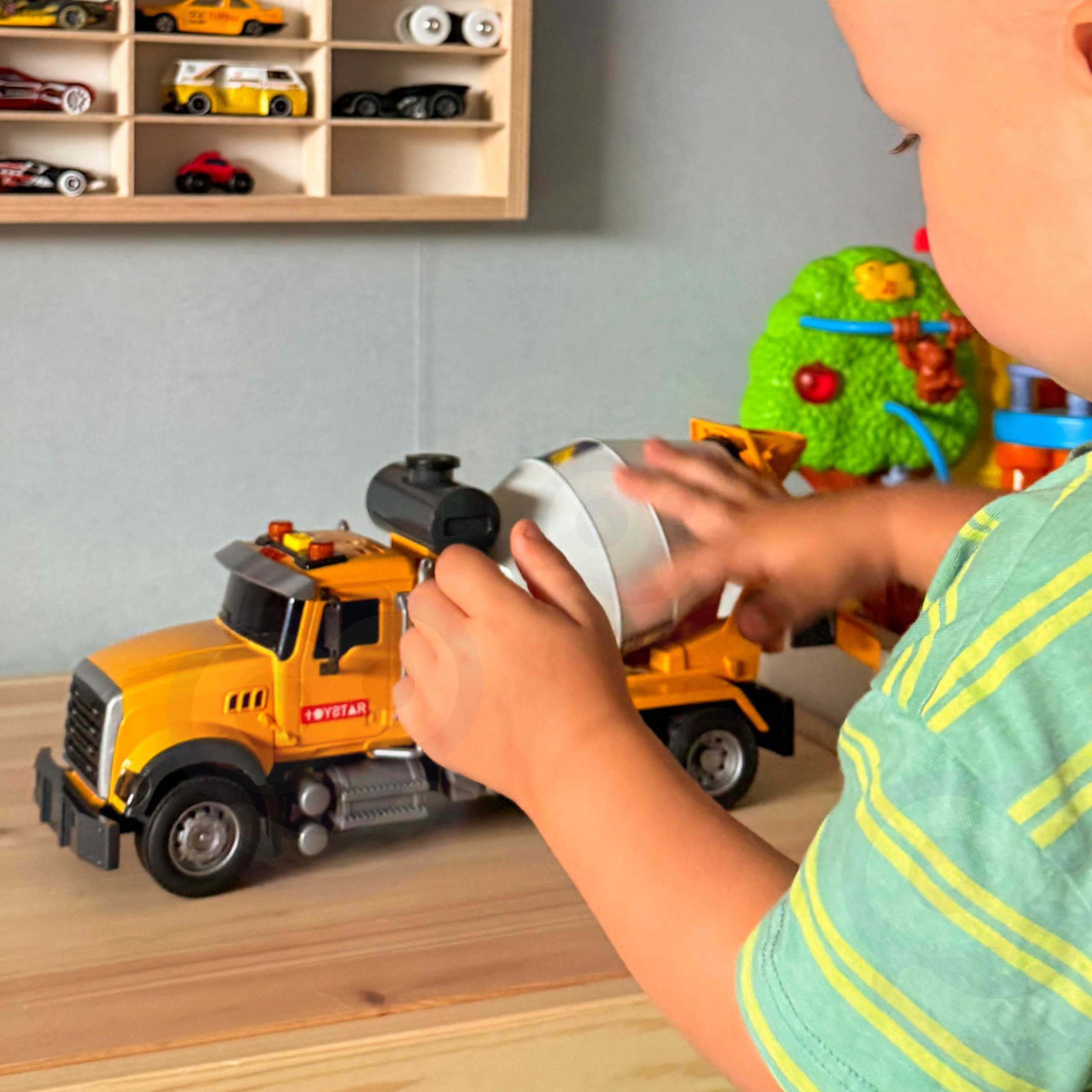 WOOPIE Cement Mixer Truck Rotating Drum Lights Sounds Yellow - Slika 4
