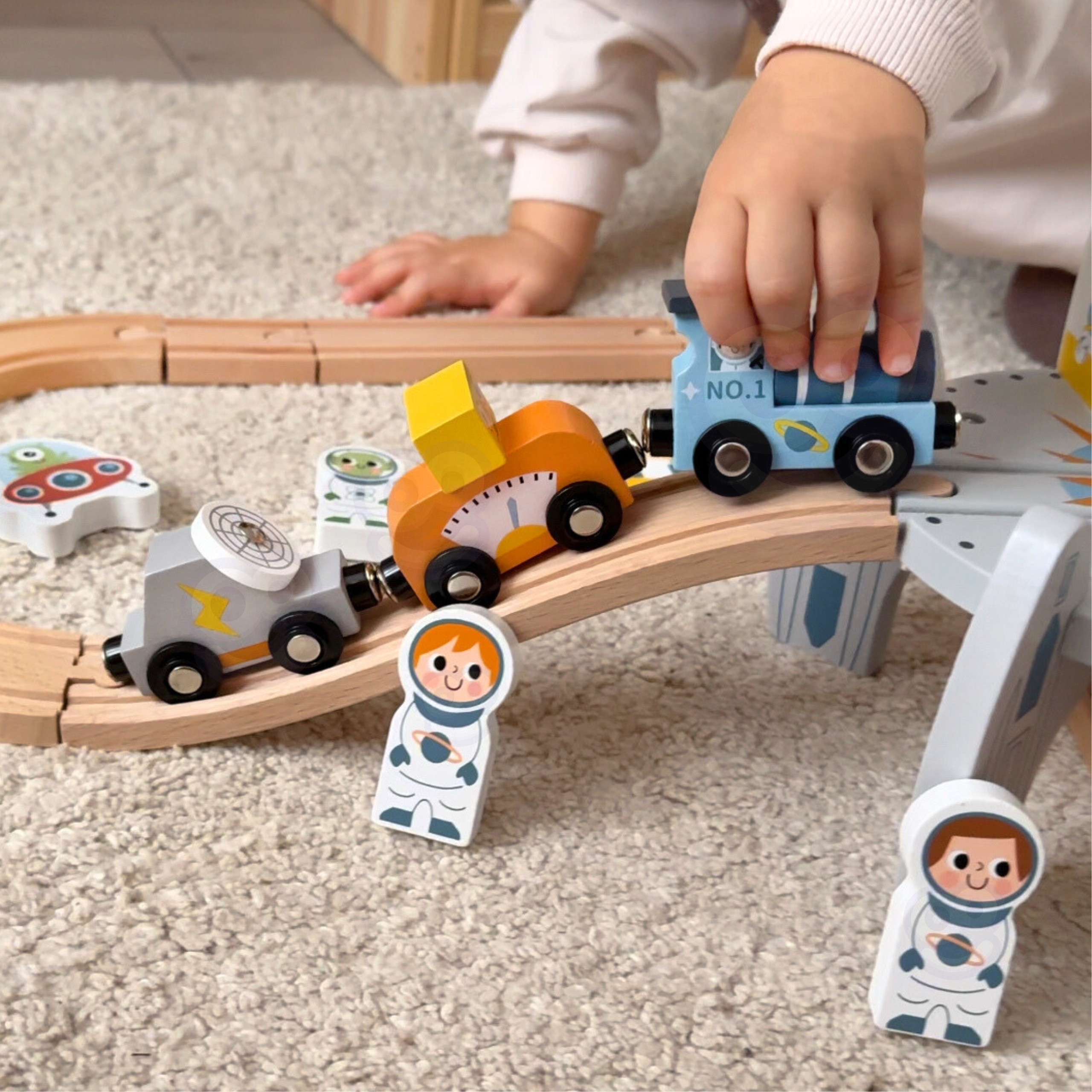 TOOKY TOY Wooden Space Train Track Set - Slika 3